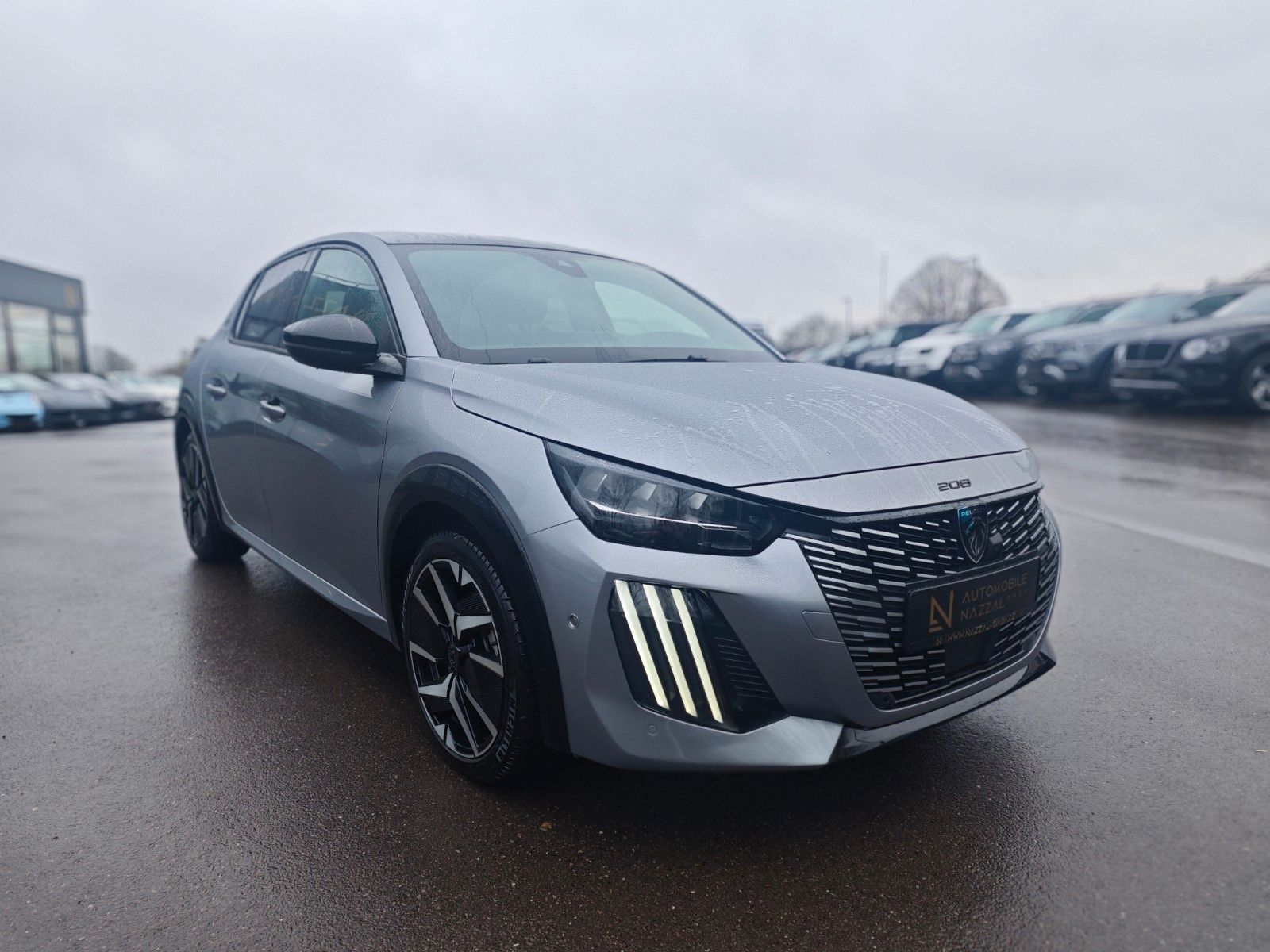 Fahrzeugabbildung Peugeot 208  GT HYBRID*NAVI*PANORAMA*KAMERA*GARANTIE*