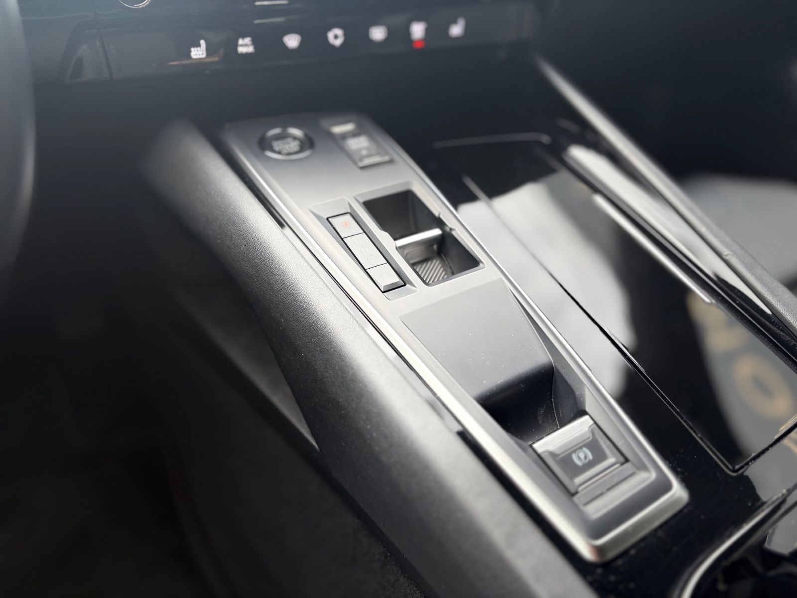 Fahrzeugabbildung Peugeot 508 SW PLUG IN HYBRID*FACELIFT *NEW MODELL*LED*