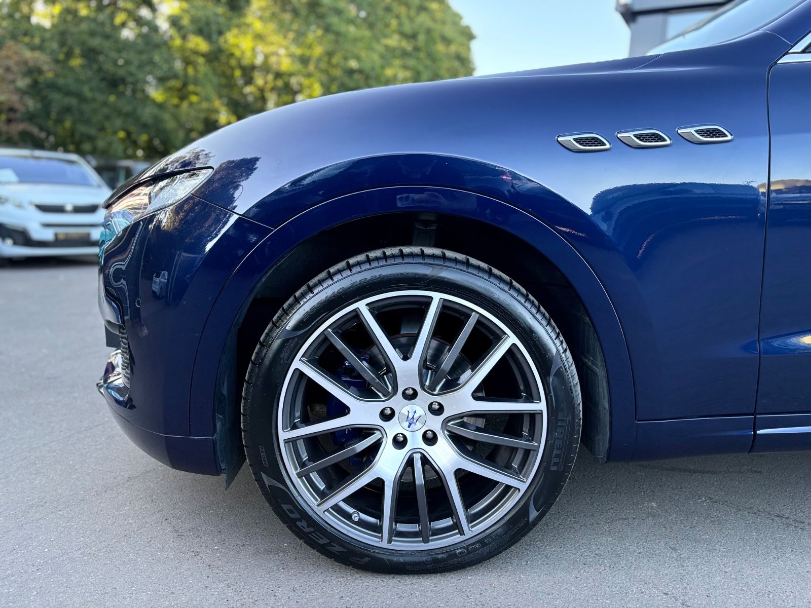 Fahrzeugabbildung Maserati LEVANTE GRANSPORT Q4 *LED*PANO*LUFT*VOLL*