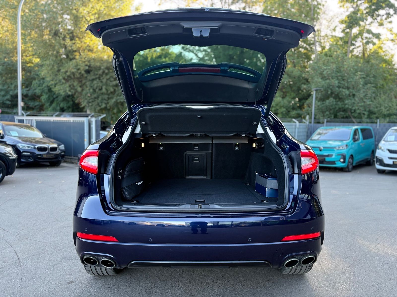 Fahrzeugabbildung Maserati LEVANTE GRANSPORT Q4 *LED*PANO*LUFT*VOLL*