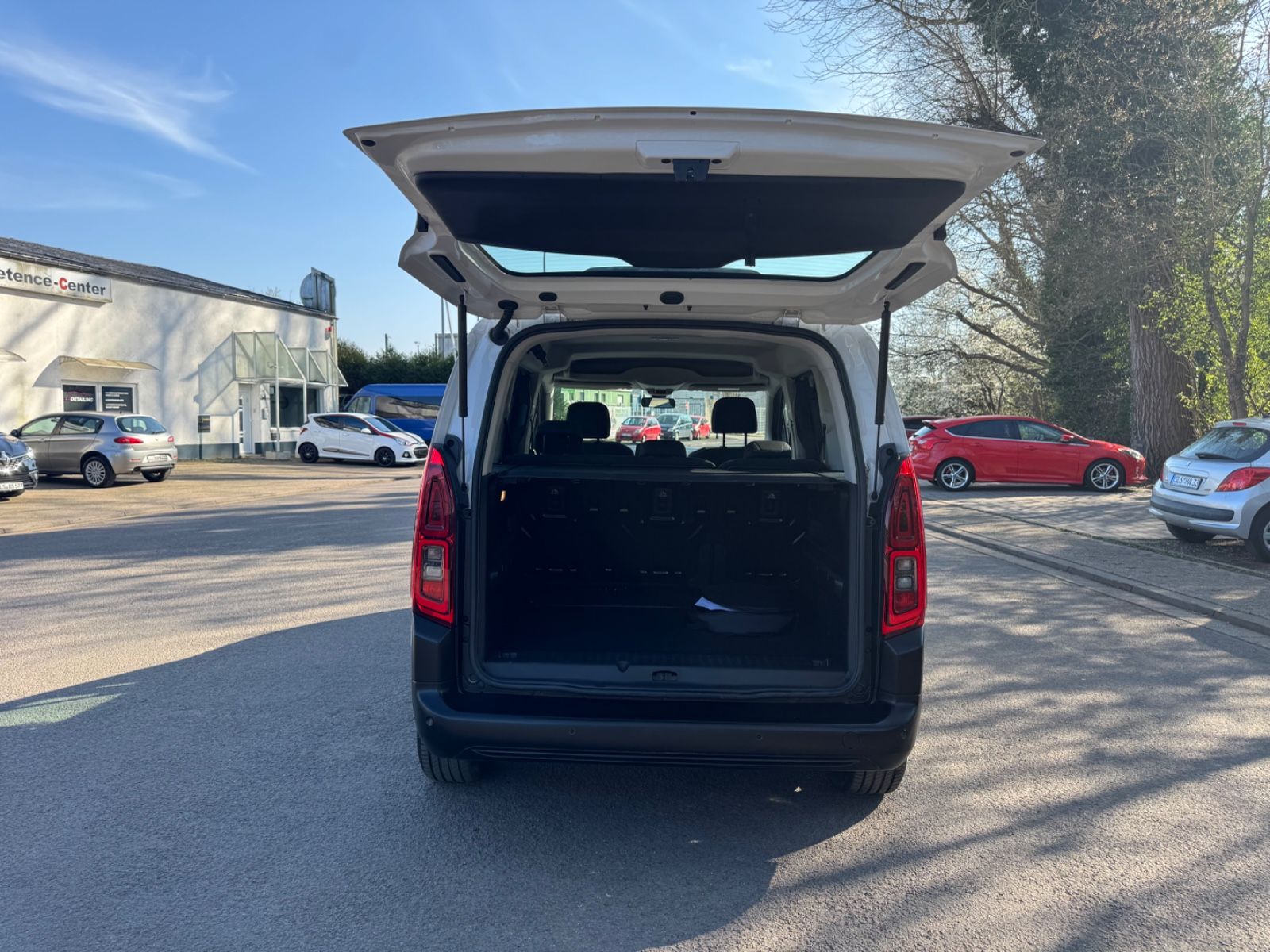 Fahrzeugabbildung Citroën BERLINGO LIVE PACK ELEKTRO*FACELIFT*AUT*5.SITZE*