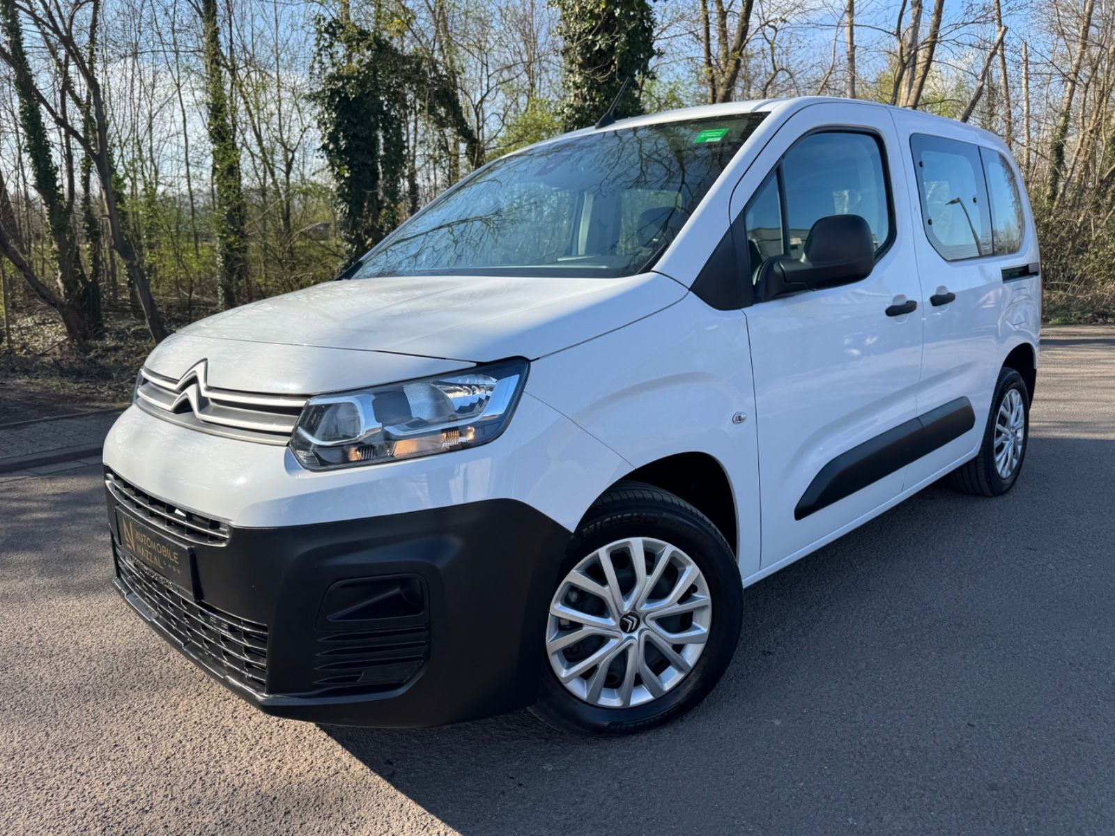 Fahrzeugabbildung Citroën BERLINGO LIVE PACK ELEKTRO*FACELIFT*AUT*5.SITZE*