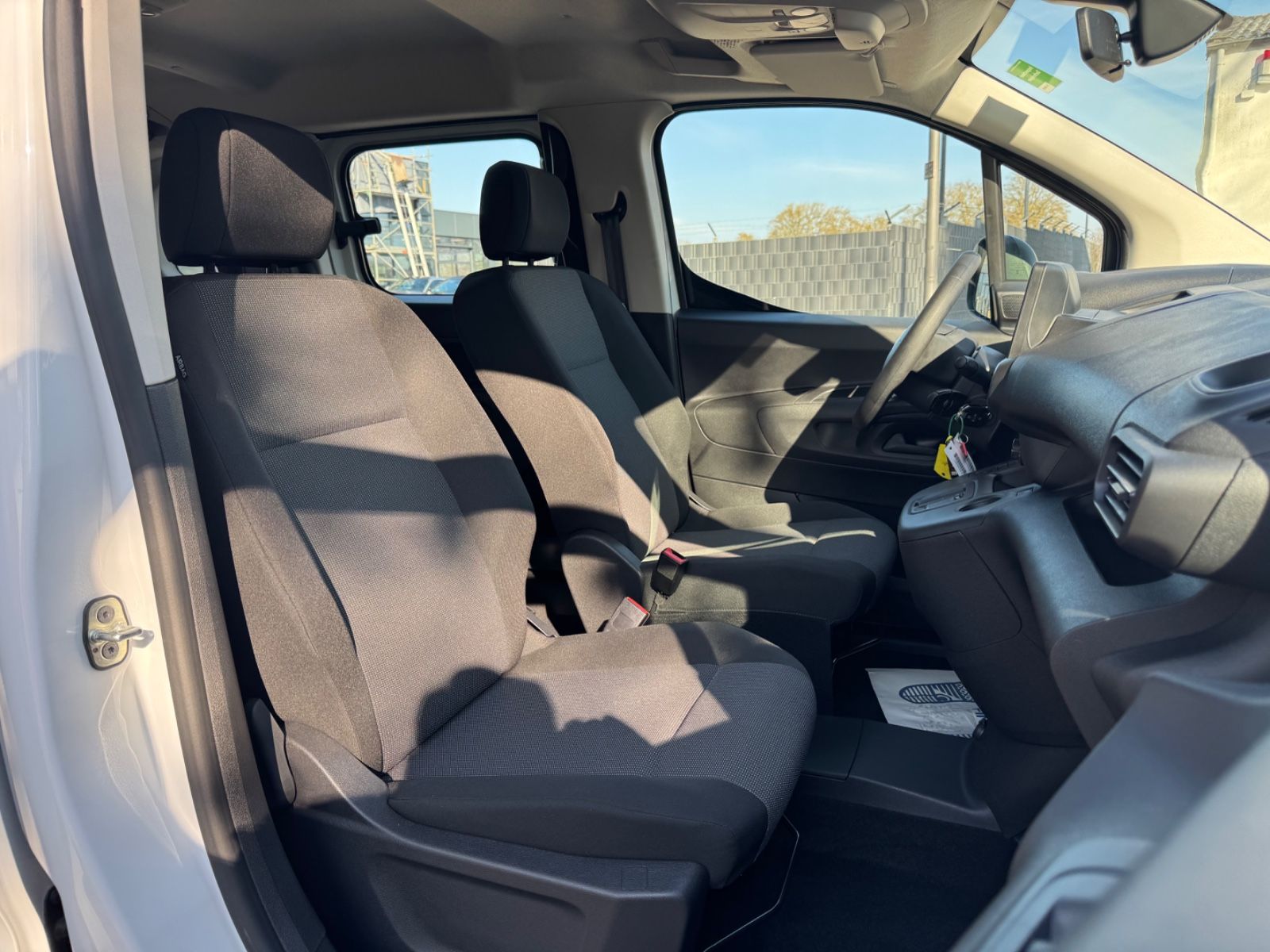 Fahrzeugabbildung Citroën BERLINGO LIVE PACK ELEKTRO*FACELIFT*AUT*5.SITZE*