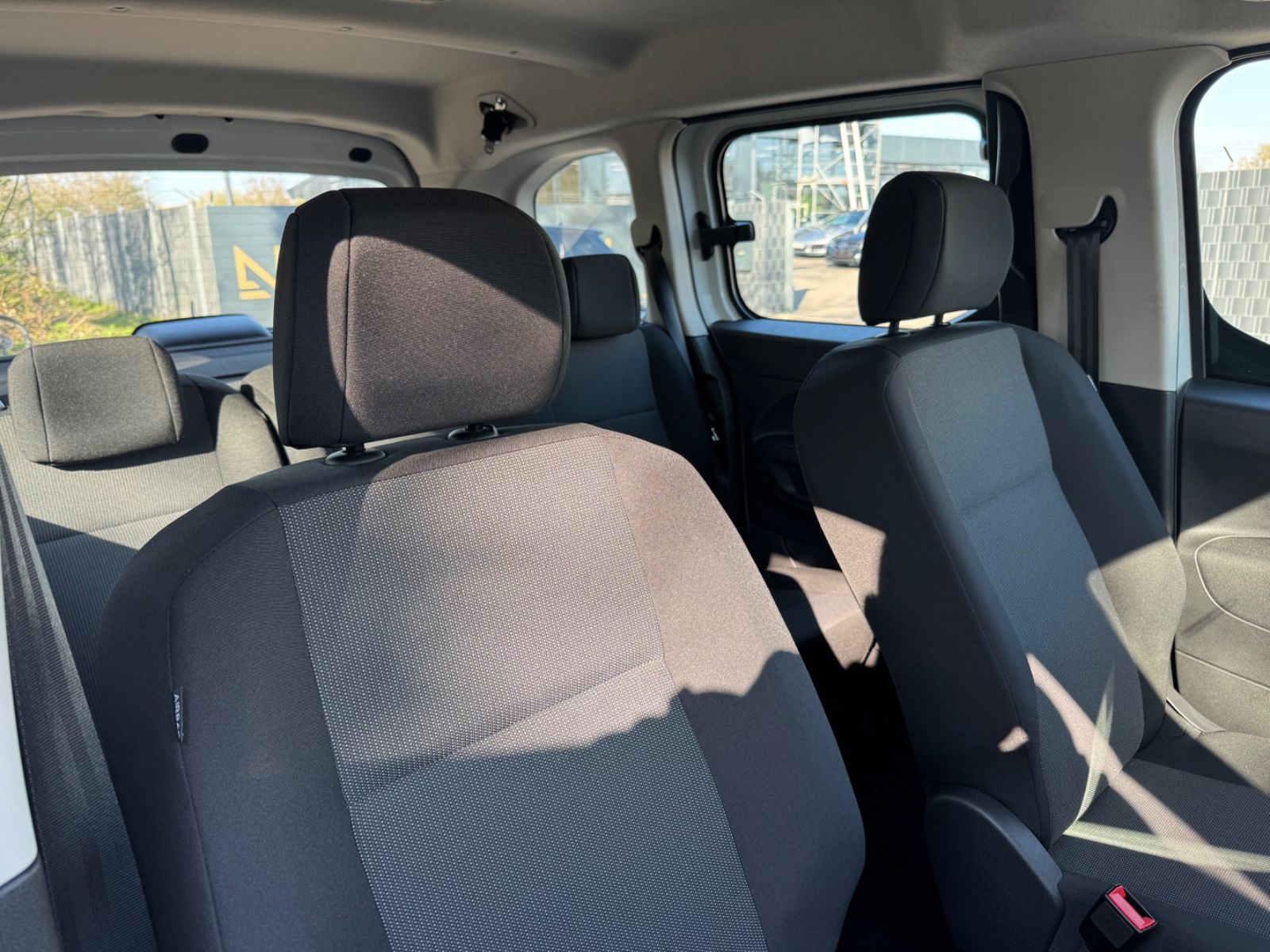 Fahrzeugabbildung Citroën BERLINGO LIVE PACK ELEKTRO*FACELIFT*AUT*5.SITZE*