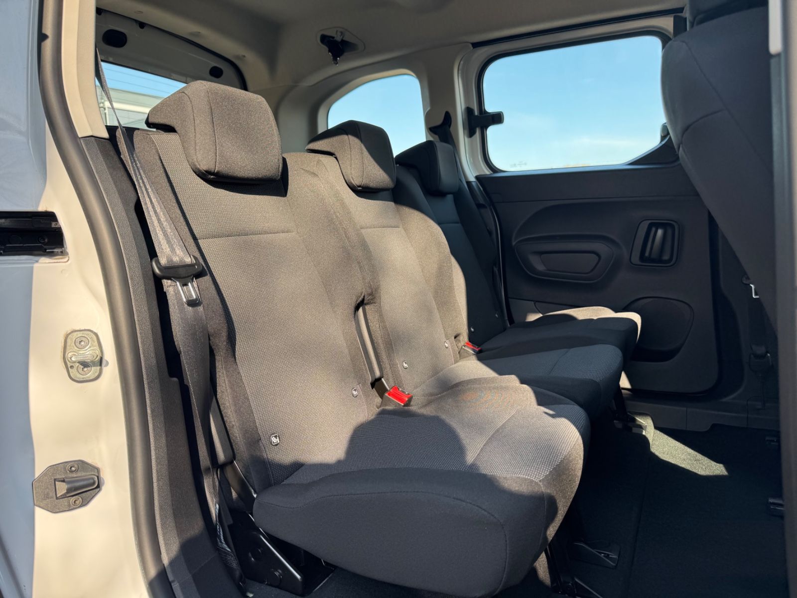 Fahrzeugabbildung Citroën BERLINGO LIVE PACK ELEKTRO*FACELIFT*AUT*5.SITZE*