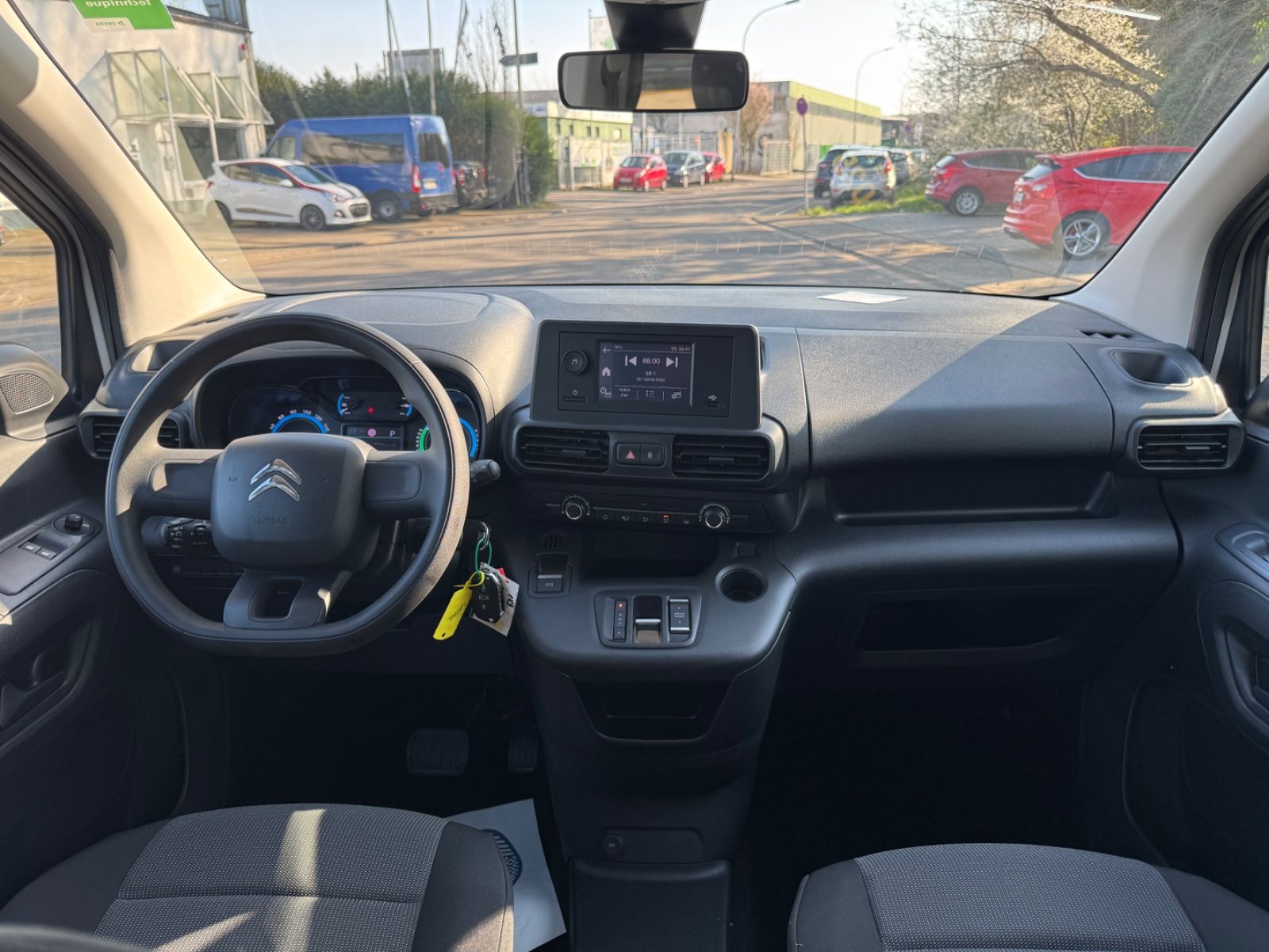 Fahrzeugabbildung Citroën BERLINGO LIVE PACK ELEKTRO*FACELIFT*AUT*5.SITZE*