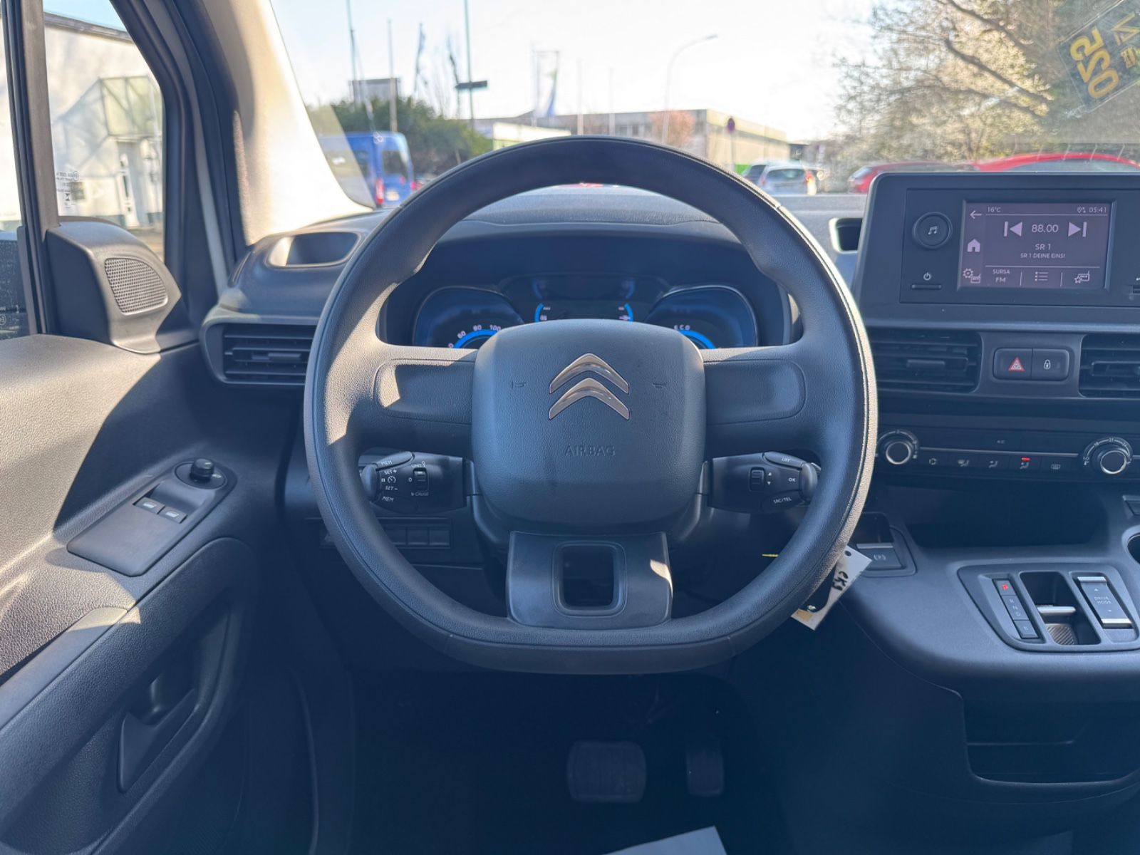 Fahrzeugabbildung Citroën BERLINGO LIVE PACK ELEKTRO*FACELIFT*AUT*5.SITZE*