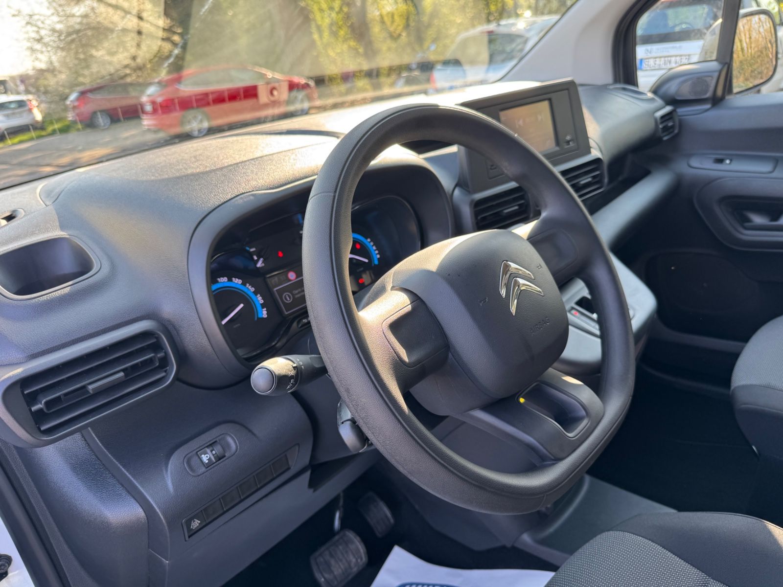 Fahrzeugabbildung Citroën BERLINGO LIVE PACK ELEKTRO*FACELIFT*AUT*5.SITZE*