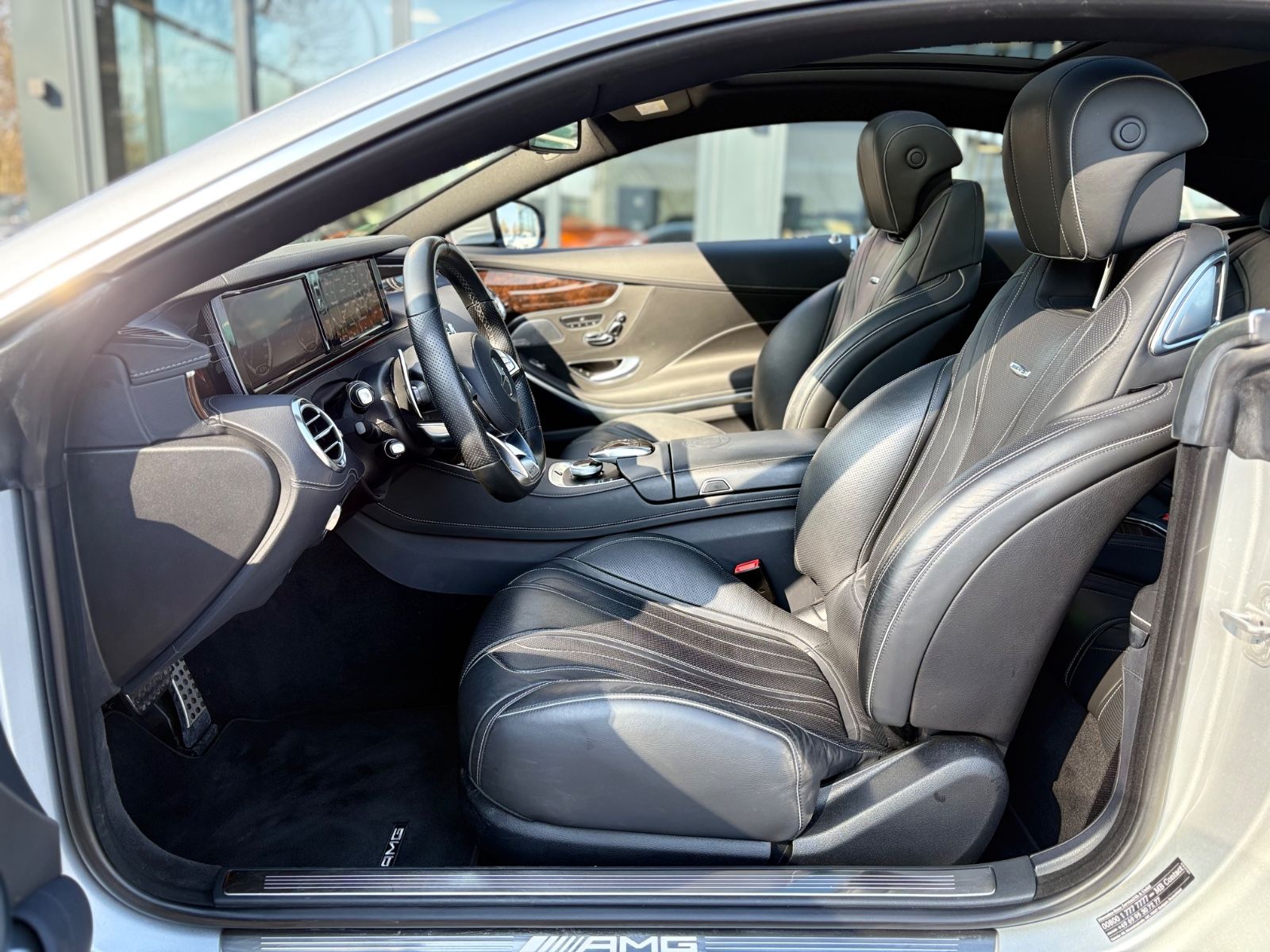 Fahrzeugabbildung Mercedes-Benz S63 AMG 4M COUPE*DISTRONIC*PANORAMA*BURMESTER*