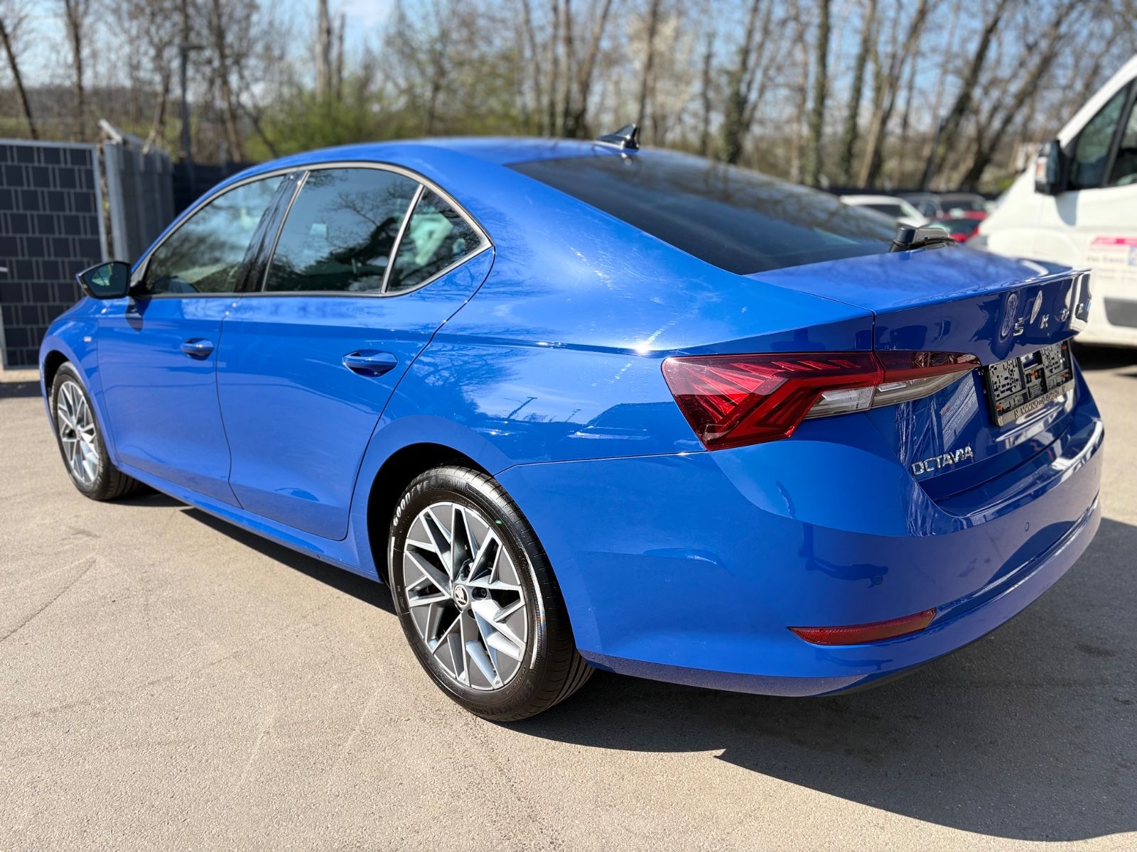 Fahrzeugabbildung SKODA OCTAVIA LIM. TOUR *4XSHZ*NAVI*