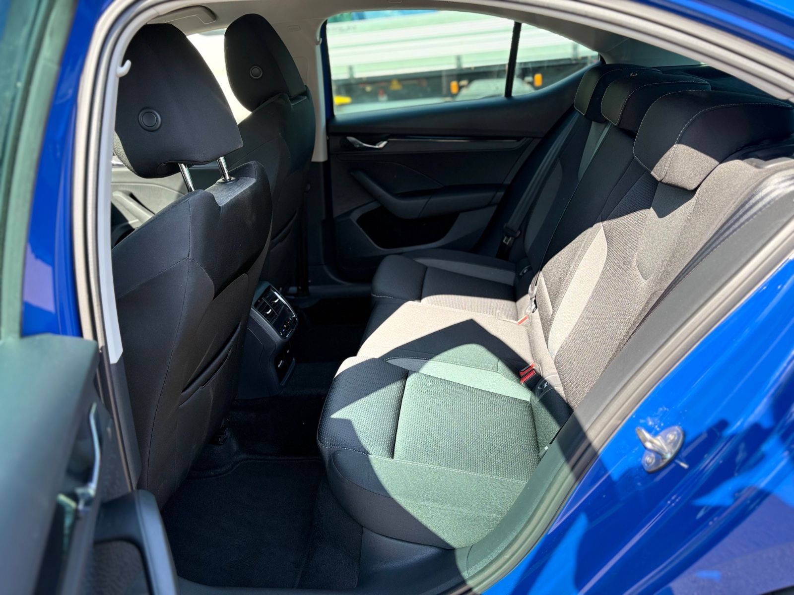 Fahrzeugabbildung SKODA OCTAVIA LIM. TOUR *4XSHZ*NAVI*