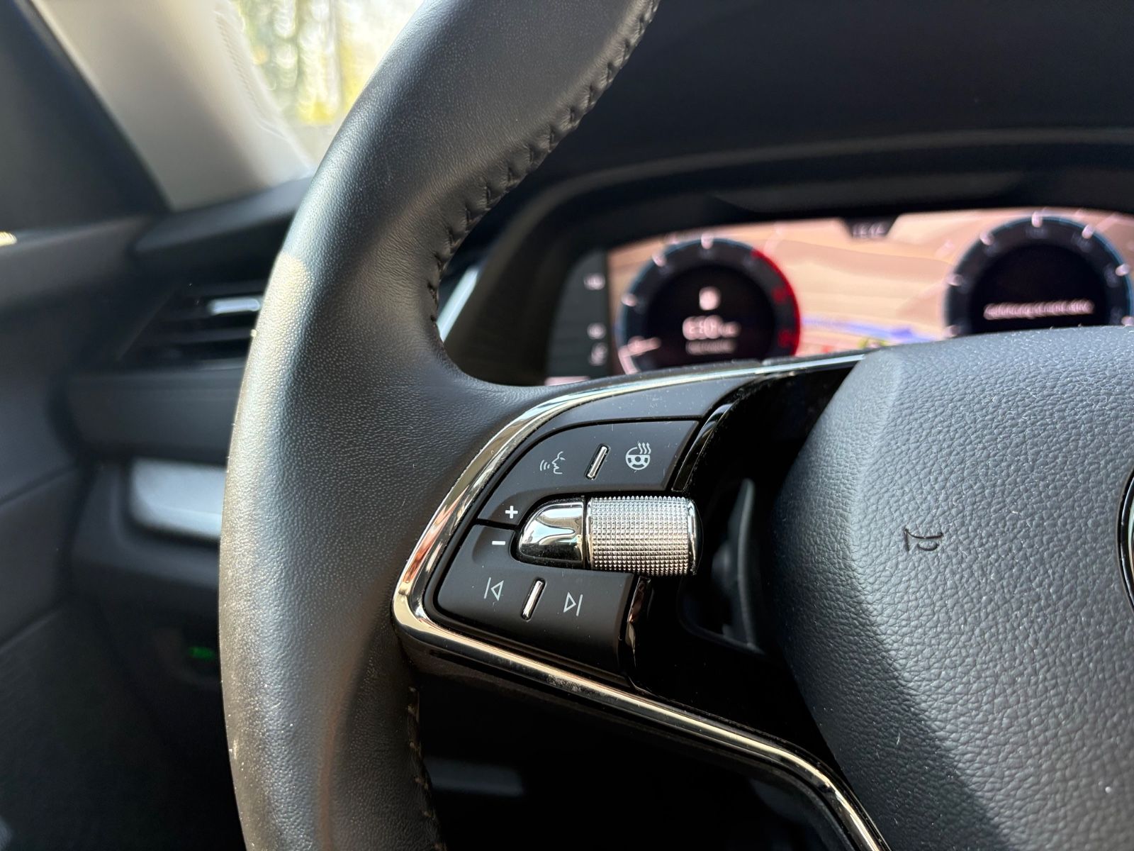 Fahrzeugabbildung SKODA OCTAVIA LIM. TOUR *4XSHZ*NAVI*