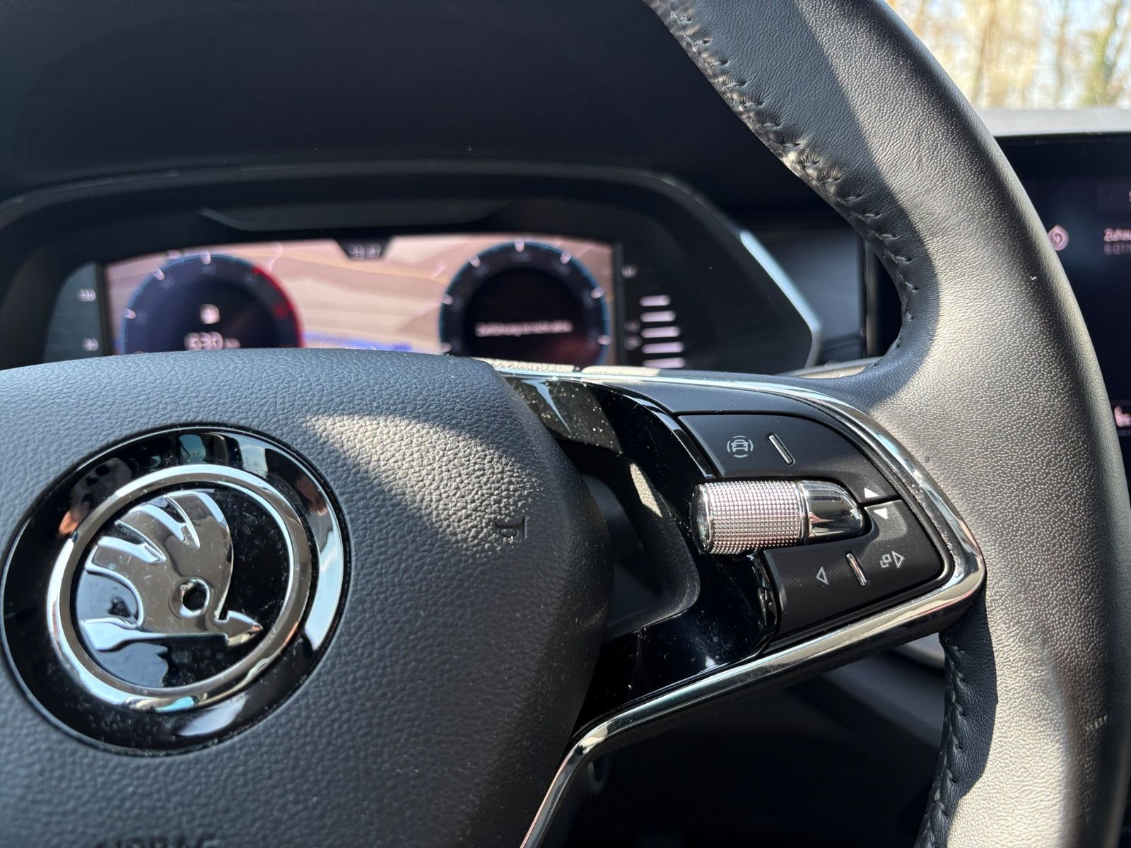 Fahrzeugabbildung SKODA OCTAVIA LIM. TOUR *4XSHZ*NAVI*