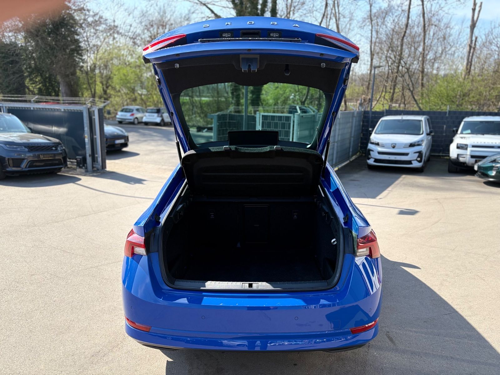 Fahrzeugabbildung SKODA OCTAVIA LIM. TOUR *4XSHZ*NAVI*