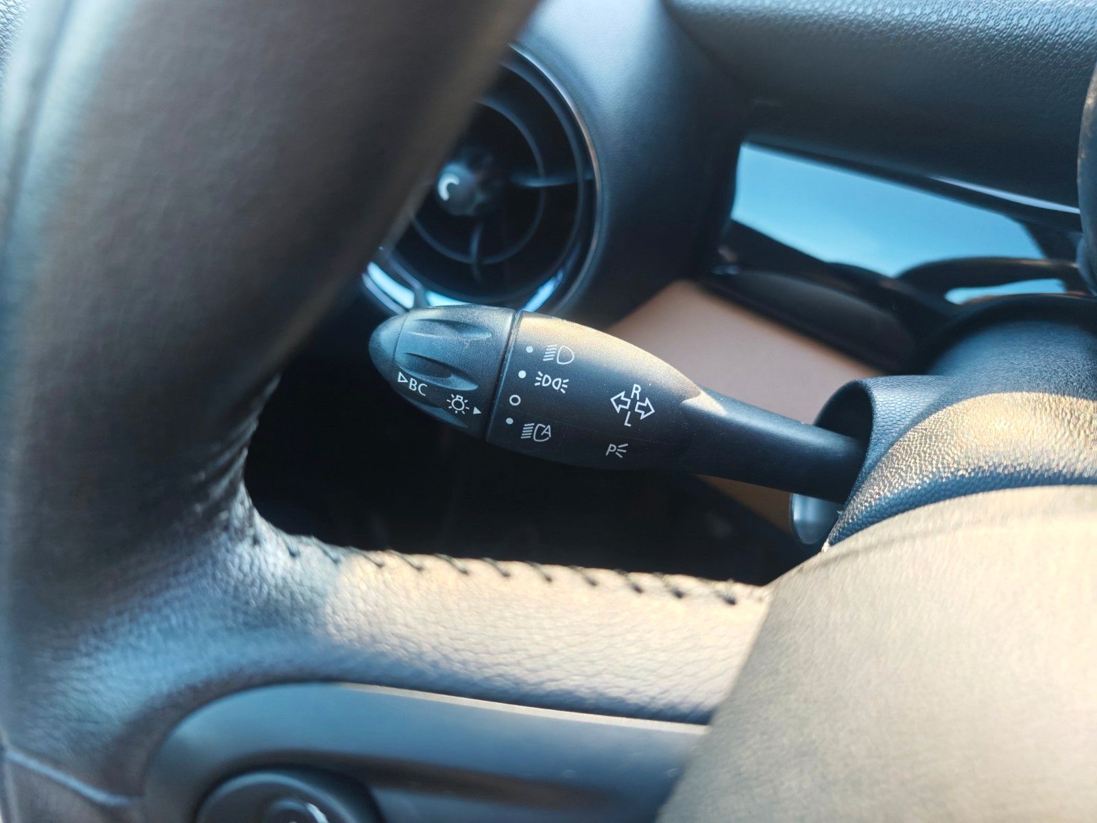 Fahrzeugabbildung MINI COOPER S CABRIO*AUTOMATIK*NAVI*LEDER*EURO 5*