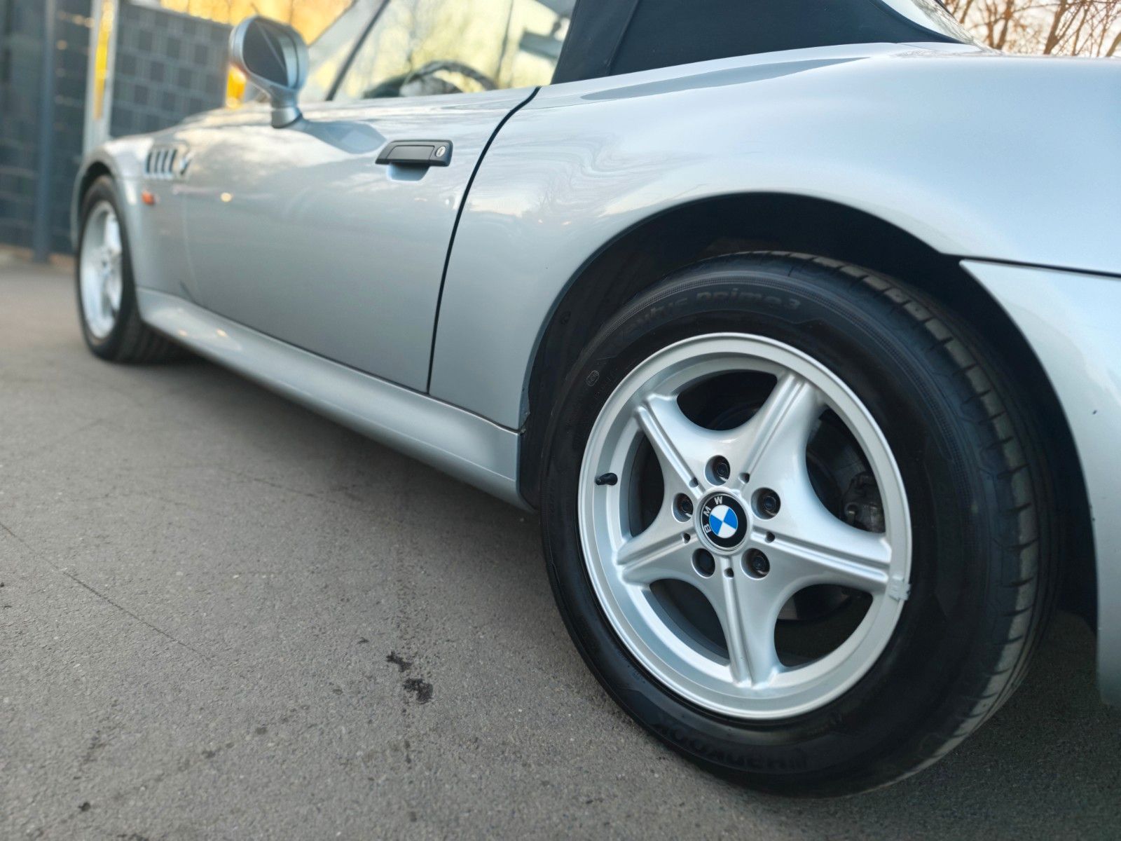 Fahrzeugabbildung BMW Z3 1.8i ROADSTER *ERST 49.000KM*LEDER*1.HAND*
