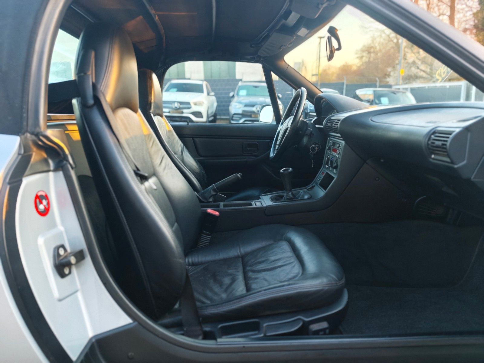 Fahrzeugabbildung BMW Z3 1.8i ROADSTER *ERST 49.000KM*LEDER*1.HAND*