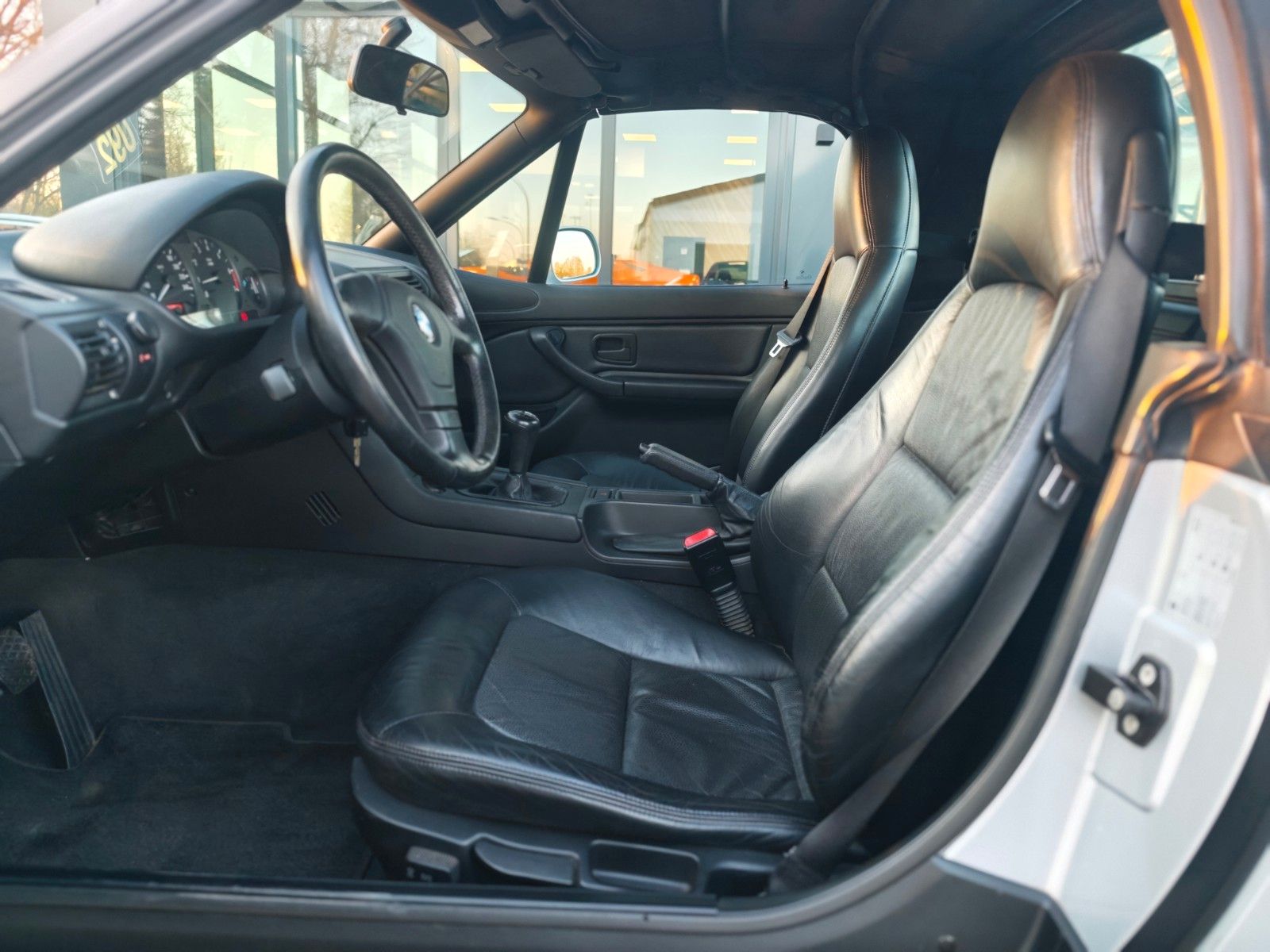 Fahrzeugabbildung BMW Z3 1.8i ROADSTER *ERST 49.000KM*LEDER*1.HAND*