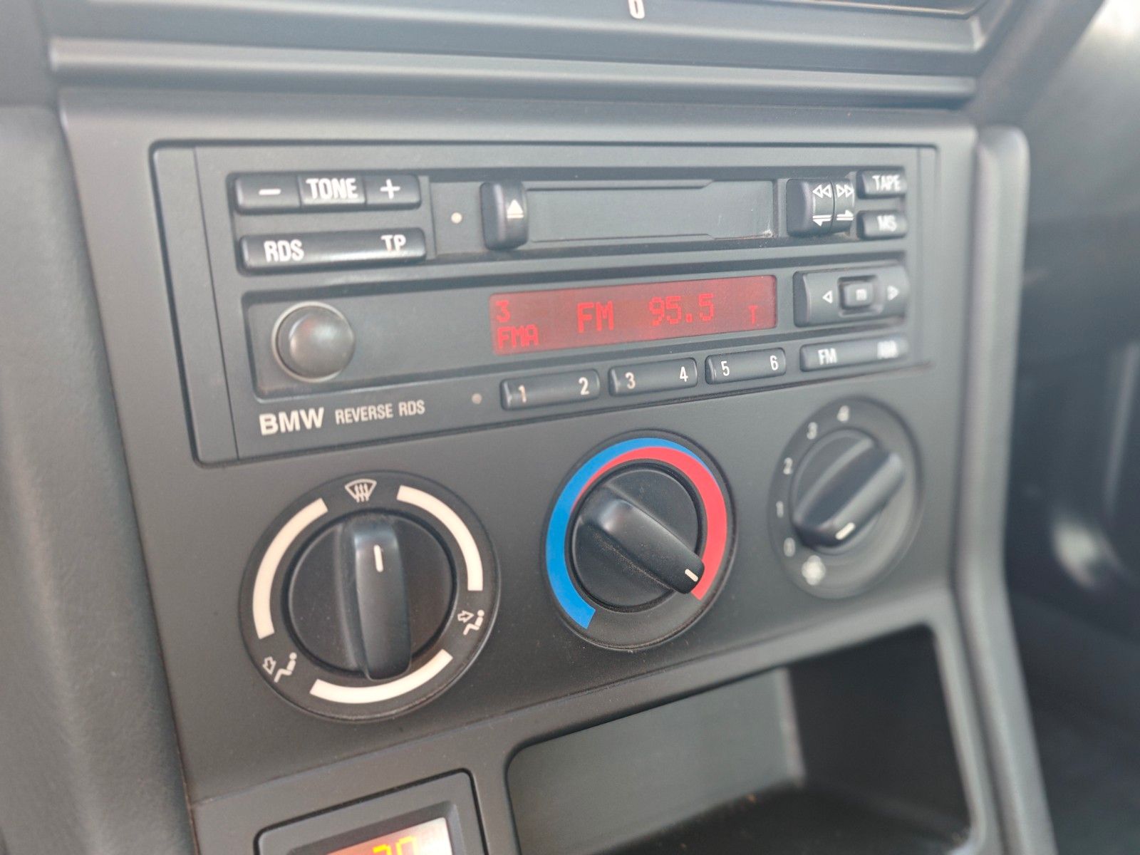 Fahrzeugabbildung BMW Z3 1.8i ROADSTER *ERST 49.000KM*LEDER*1.HAND*