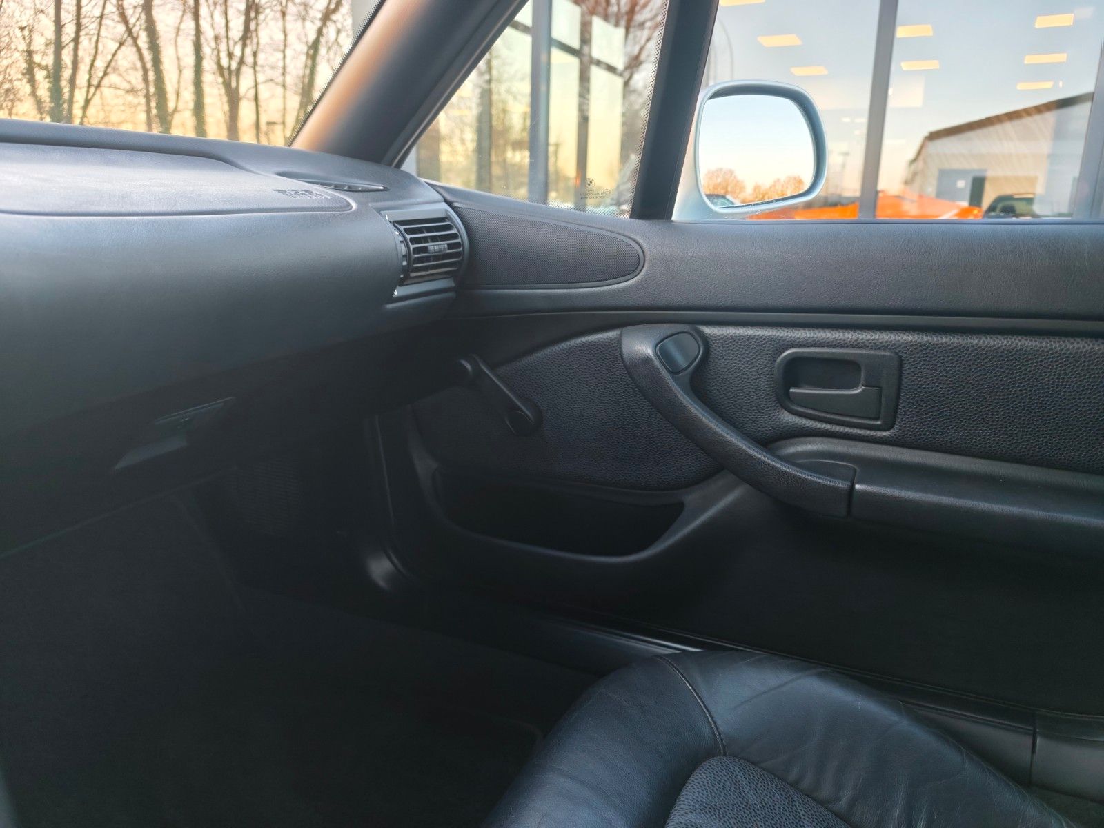 Fahrzeugabbildung BMW Z3 1.8i ROADSTER *ERST 49.000KM*LEDER*1.HAND*