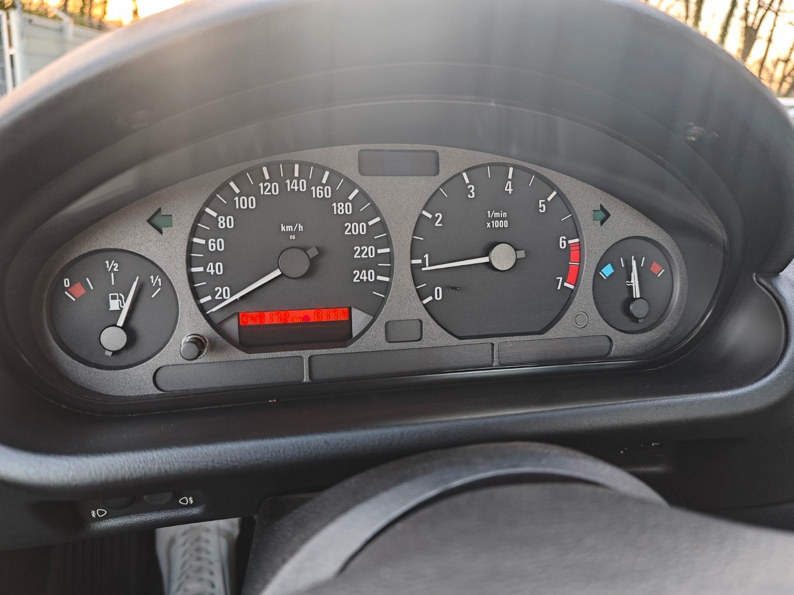 Fahrzeugabbildung BMW Z3 1.8i ROADSTER *ERST 49.000KM*LEDER*1.HAND*