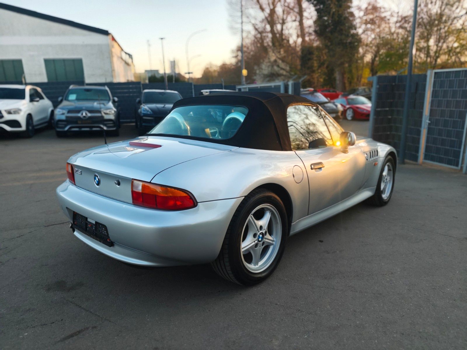 Fahrzeugabbildung BMW Z3 1.8i ROADSTER *ERST 49.000KM*LEDER*1.HAND*