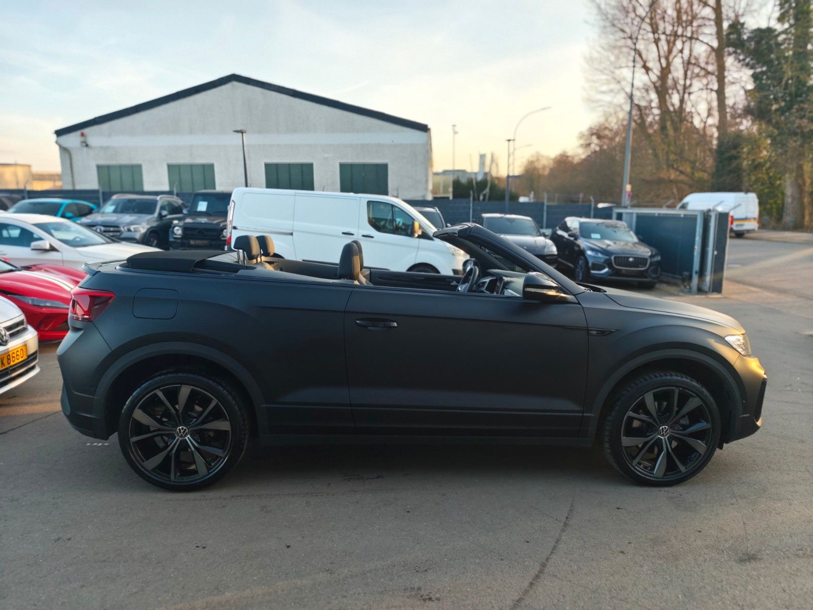 Fahrzeugabbildung Volkswagen T-ROC CABRIOLET*R-LINE*EDITION BLACK*APPLE CAR*