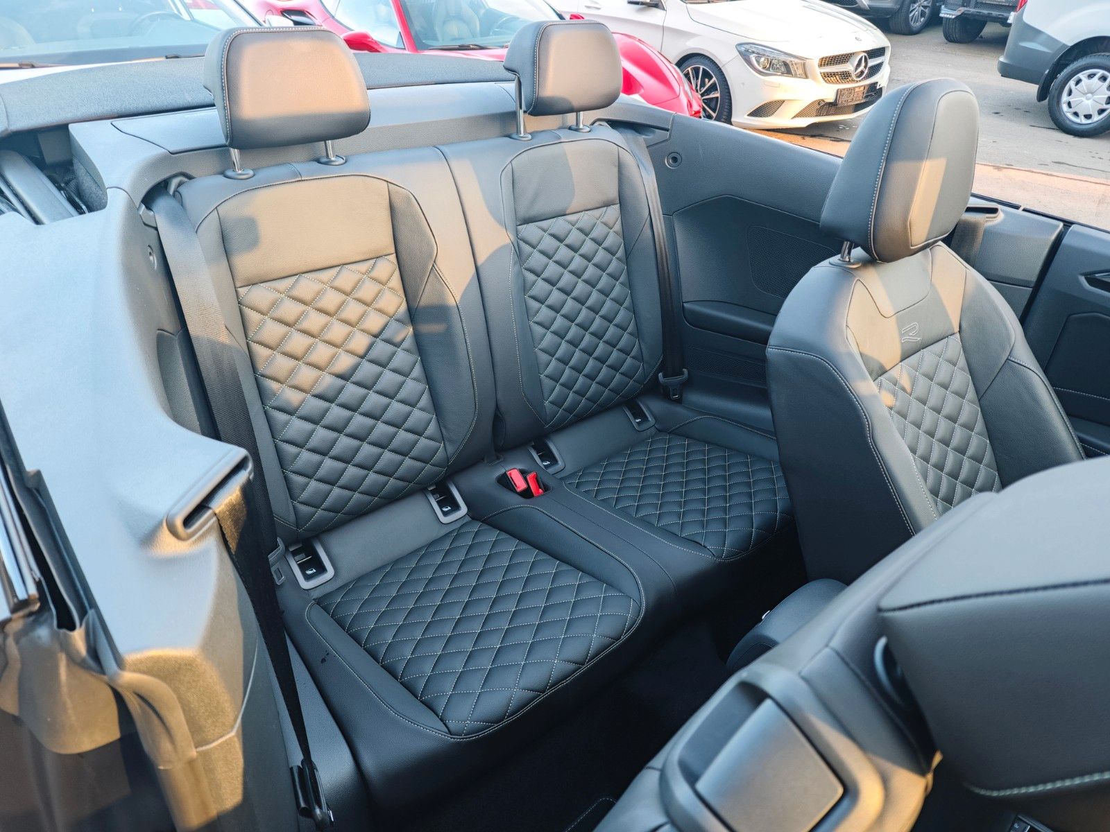 Fahrzeugabbildung Volkswagen T-ROC CABRIOLET*R-LINE*EDITION BLACK*APPLE CAR*