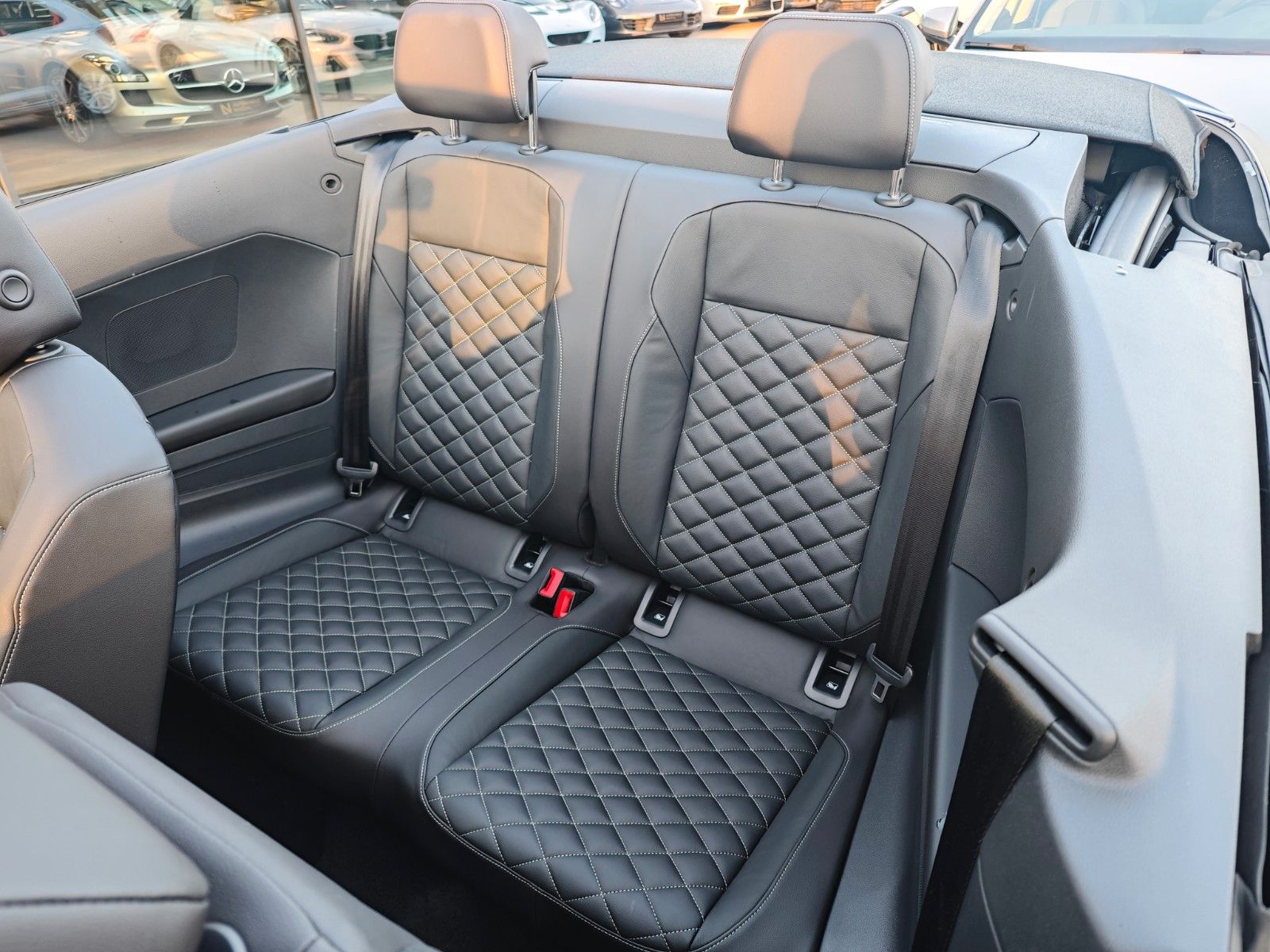 Fahrzeugabbildung Volkswagen T-ROC CABRIOLET*R-LINE*EDITION BLACK*APPLE CAR*