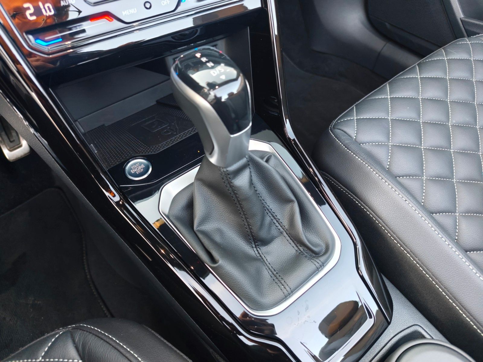 Fahrzeugabbildung Volkswagen T-ROC CABRIOLET*R-LINE*EDITION BLACK*APPLE CAR*