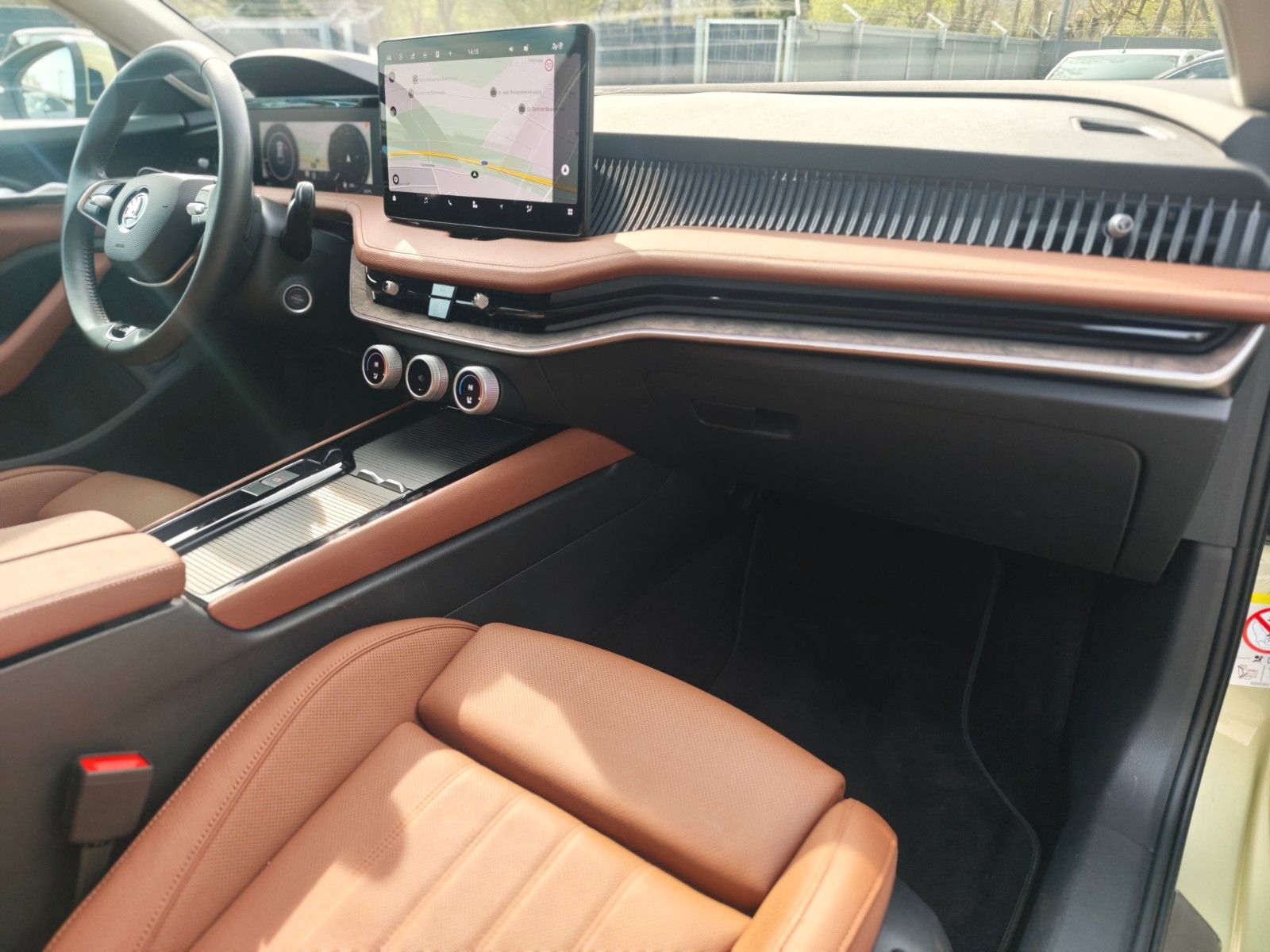 Fahrzeugabbildung SKODA SUPERB COMBI*4x4 L&K*4X SCHIEBEDACH*SOUNDANLAGE*