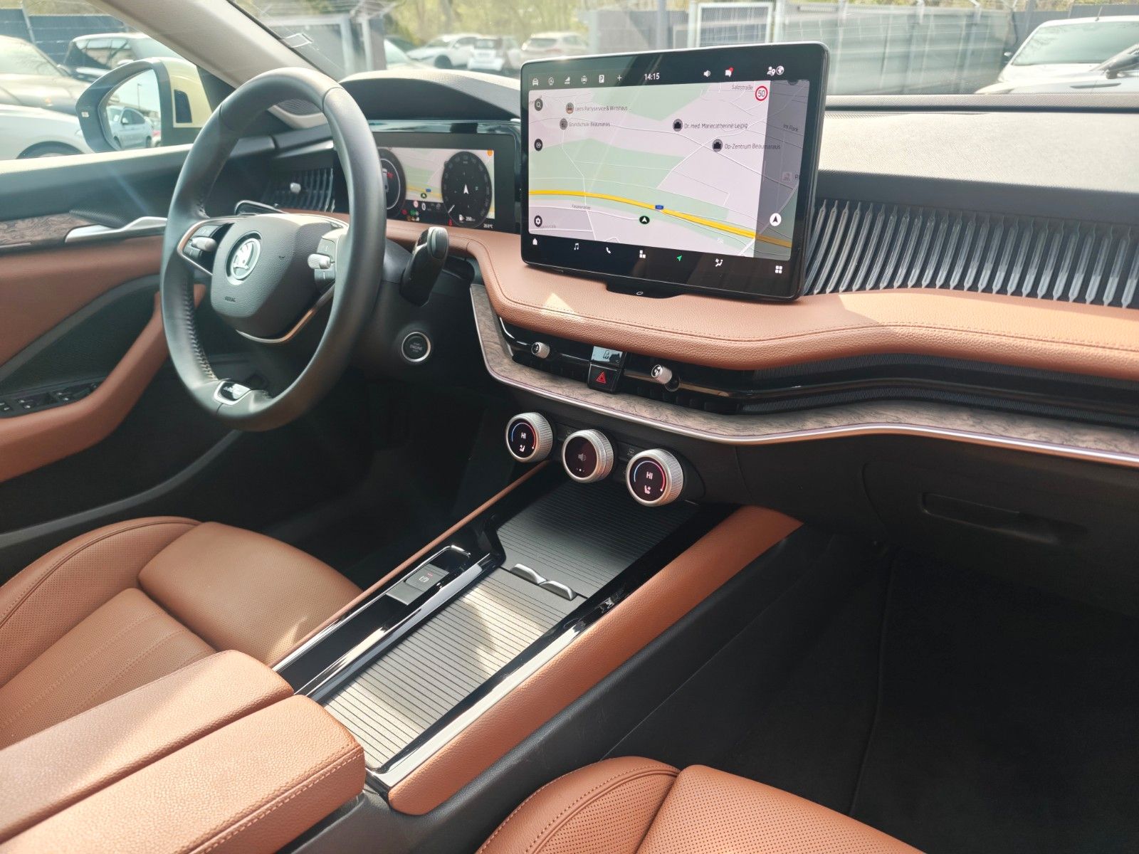 Fahrzeugabbildung SKODA SUPERB COMBI*4x4 L&K*4X SCHIEBEDACH*SOUNDANLAGE*