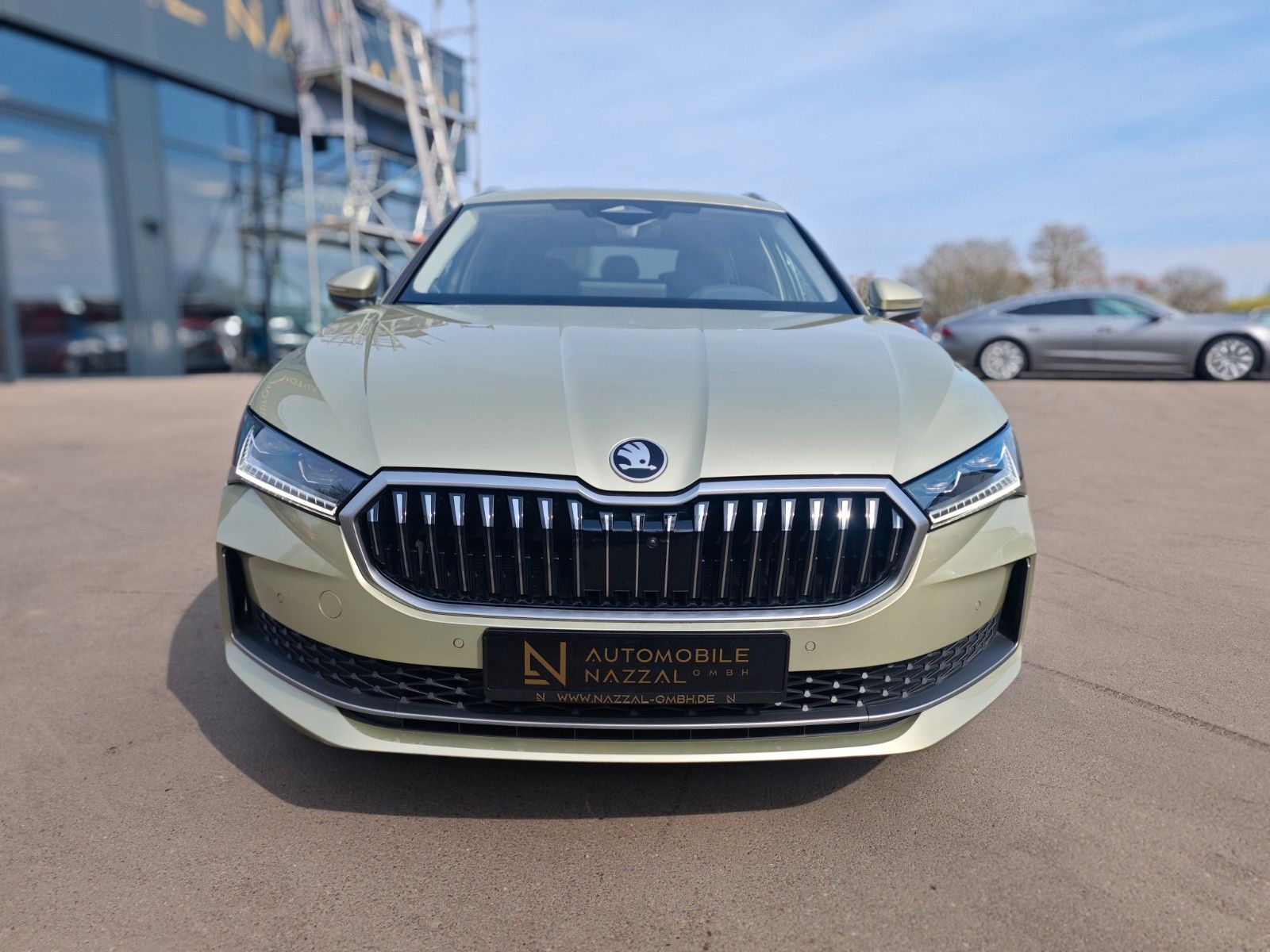 Fahrzeugabbildung SKODA SUPERB COMBI*4x4 L&K*4X SCHIEBEDACH*SOUNDANLAGE*