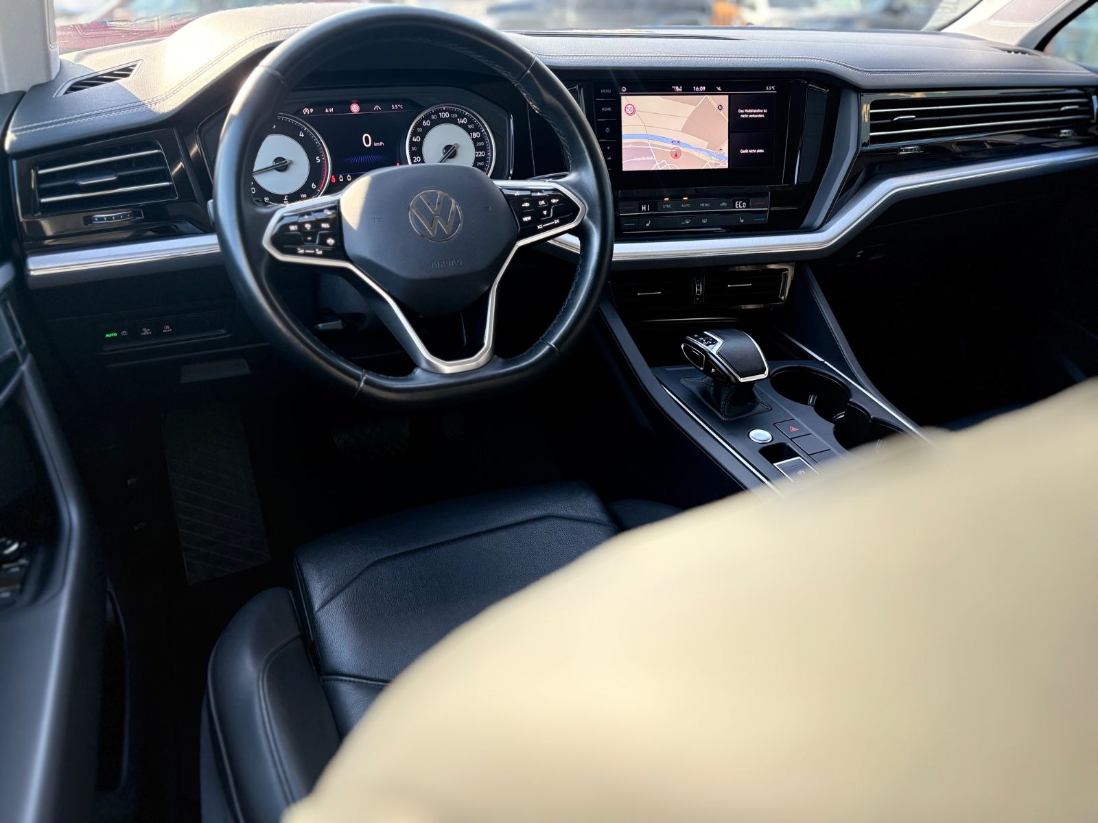 Fahrzeugabbildung Volkswagen TOUAREG ELEGANCE 4MOTION *KAMERA*1.HAND*TOP*