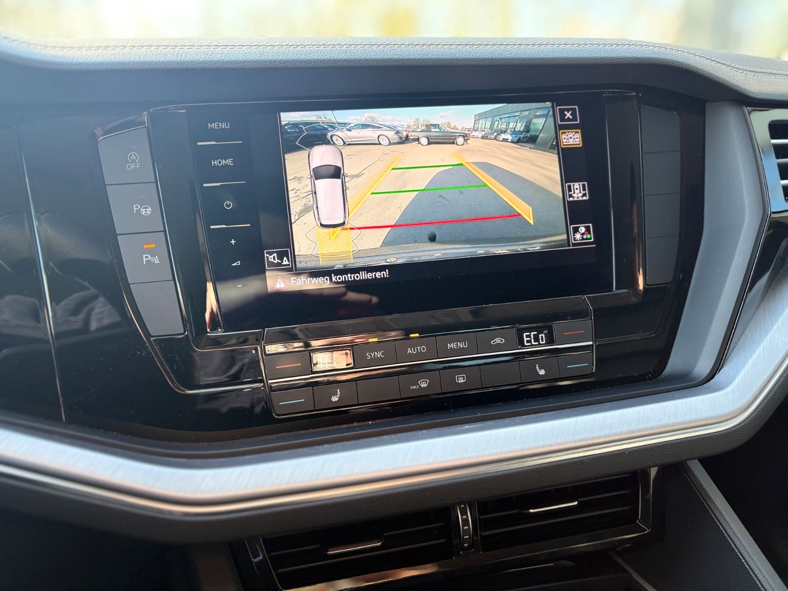 Fahrzeugabbildung Volkswagen TOUAREG ELEGANCE 4MOTION *KAMERA*1.HAND*TOP*