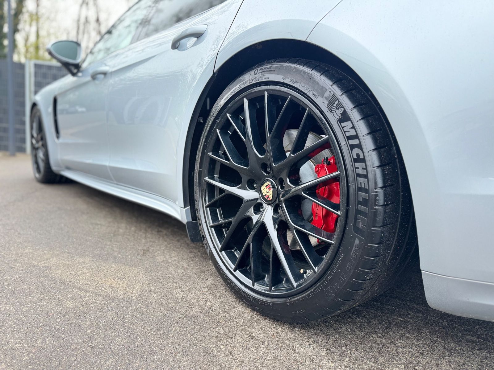 Fahrzeugabbildung Porsche PANAMERA 4 E-HYBRID*SPORT-ABGAS*LUFT*21.Z*CHRONO