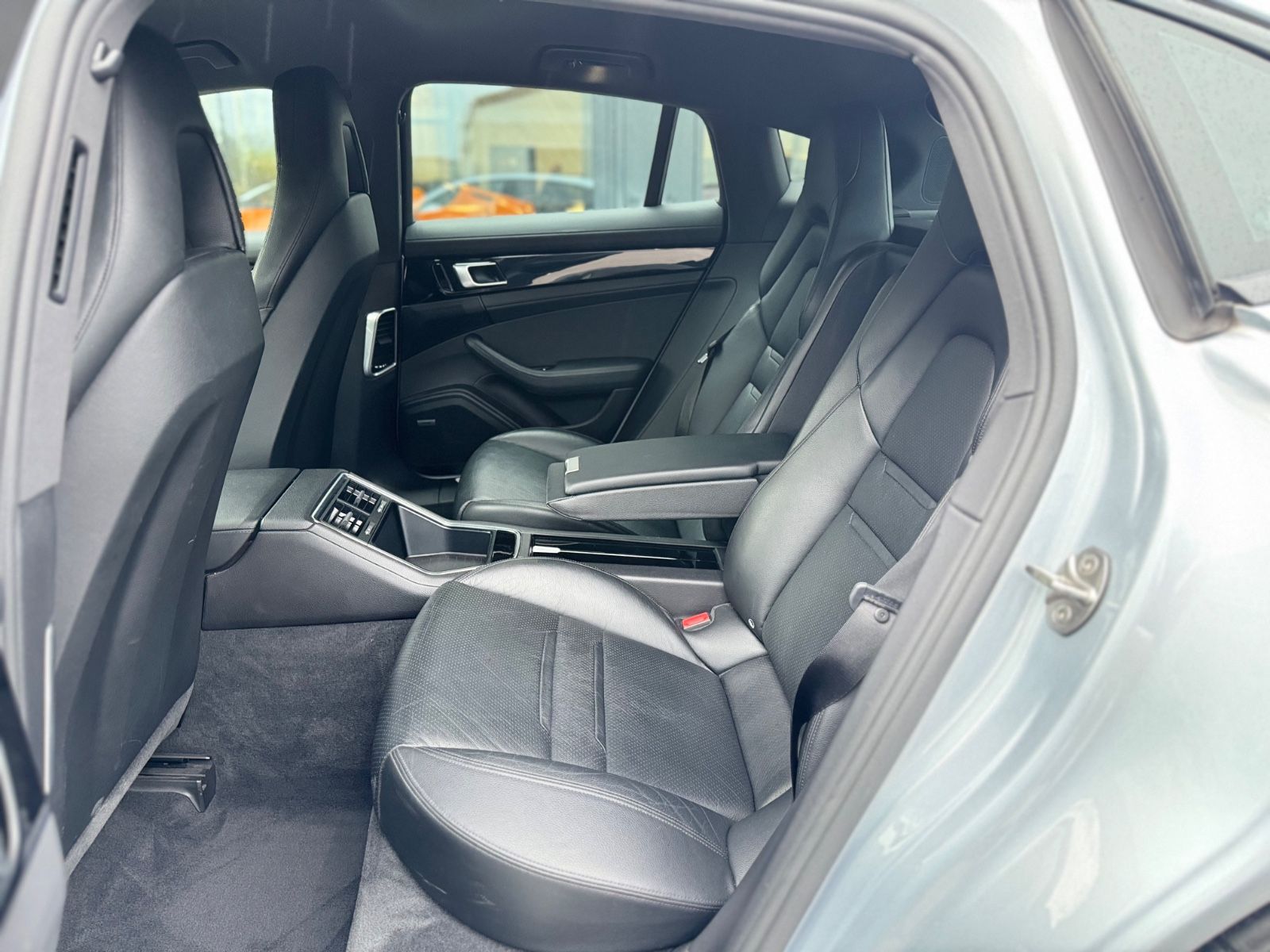 Fahrzeugabbildung Porsche PANAMERA 4 E-HYBRID*SPORT-ABGAS*LUFT*21.Z*CHRONO