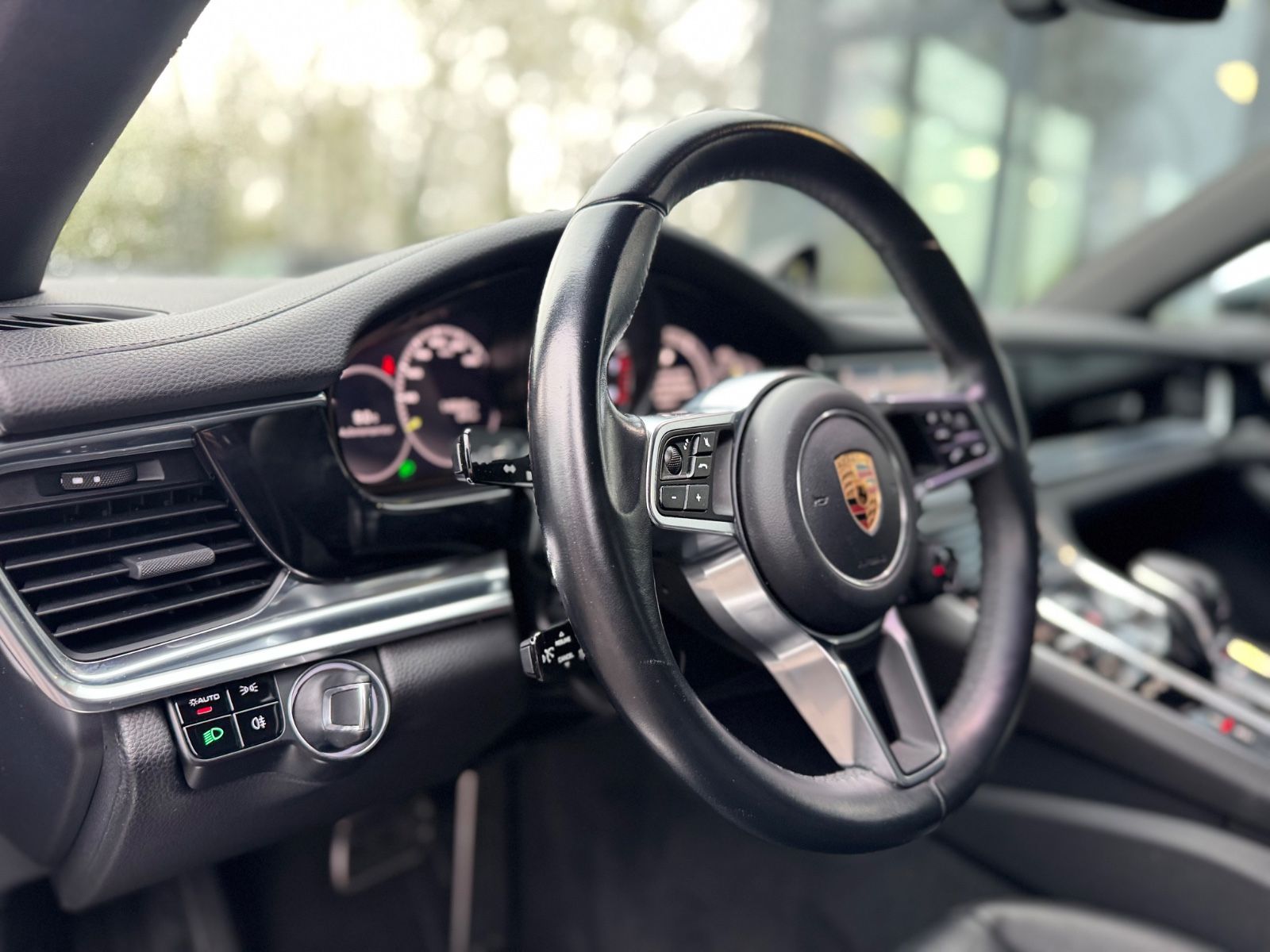 Fahrzeugabbildung Porsche PANAMERA 4 E-HYBRID*SPORT-ABGAS*LUFT*21.Z*CHRONO