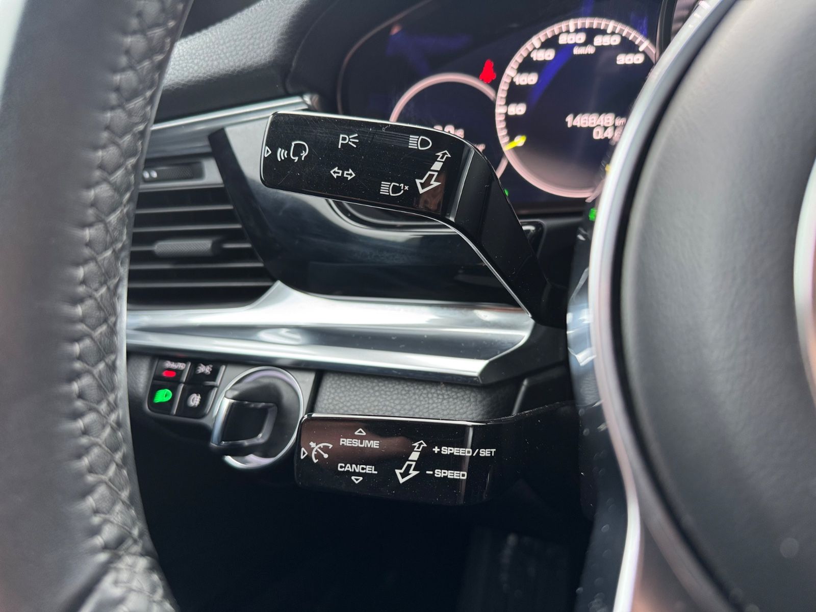 Fahrzeugabbildung Porsche PANAMERA 4 E-HYBRID*SPORT-ABGAS*LUFT*21.Z*CHRONO