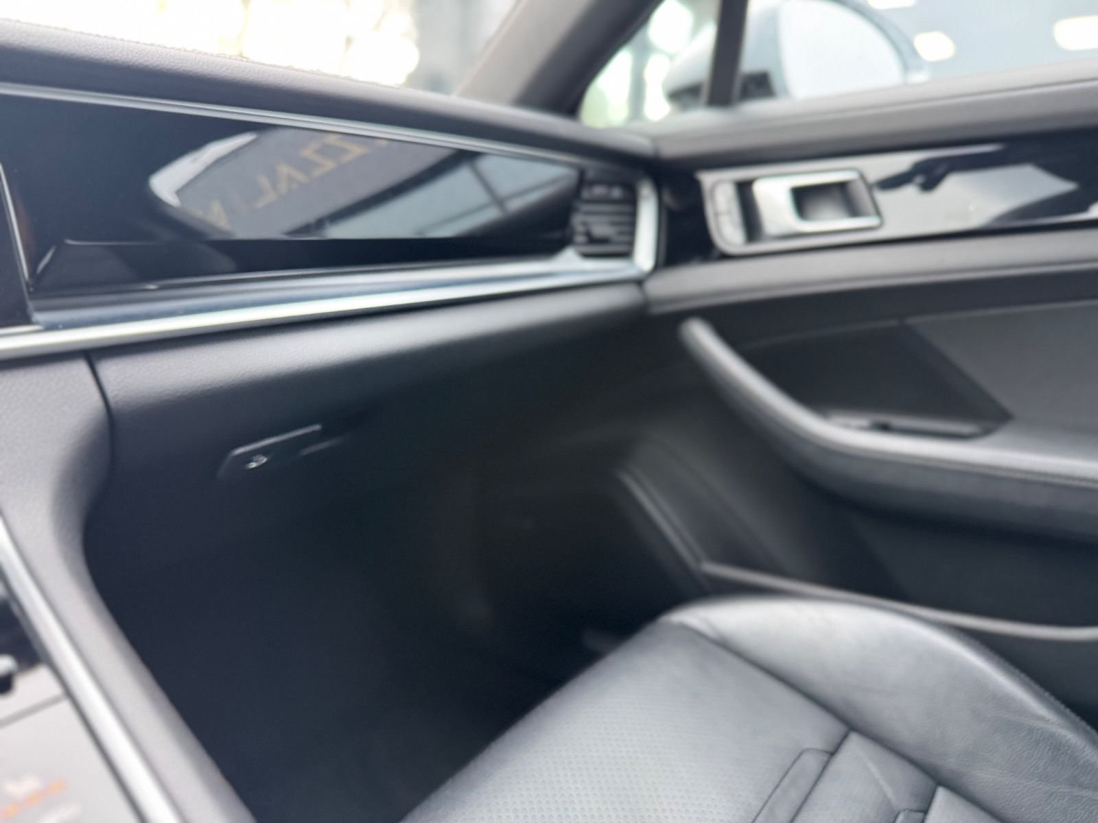 Fahrzeugabbildung Porsche PANAMERA 4 E-HYBRID*SPORT-ABGAS*LUFT*21.Z*CHRONO