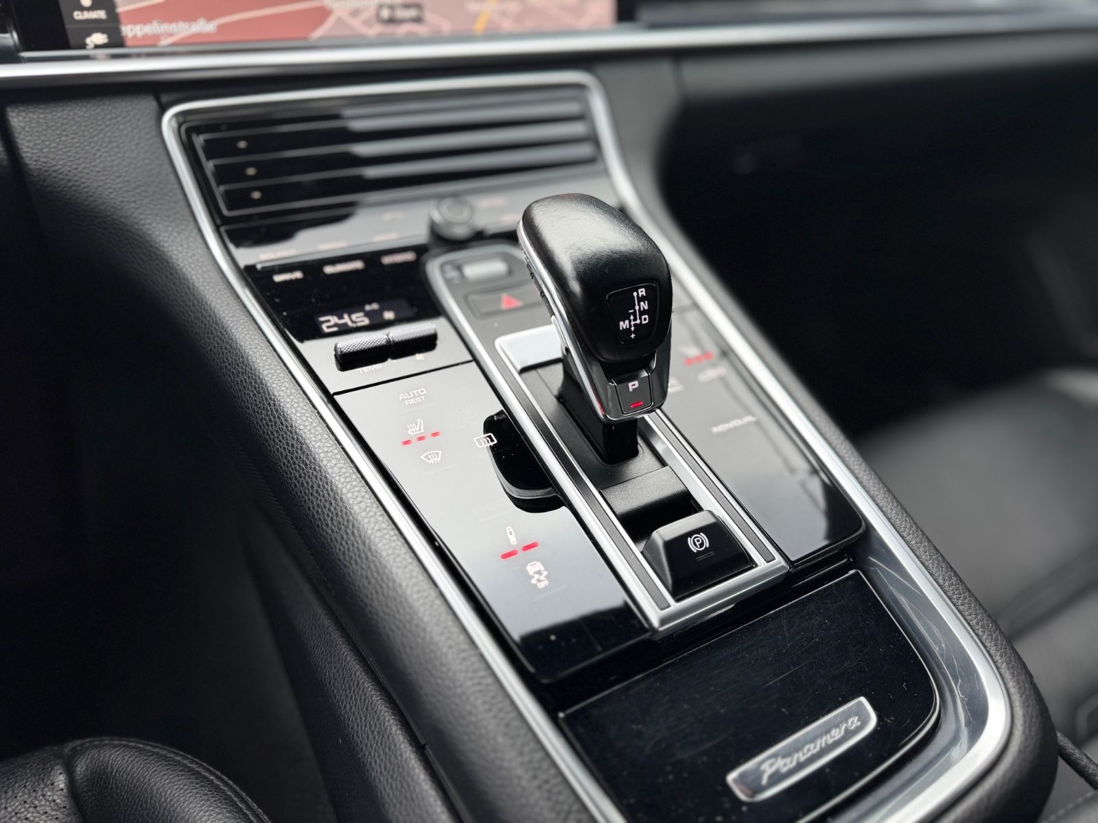 Fahrzeugabbildung Porsche PANAMERA 4 E-HYBRID*SPORT-ABGAS*LUFT*21.Z*CHRONO