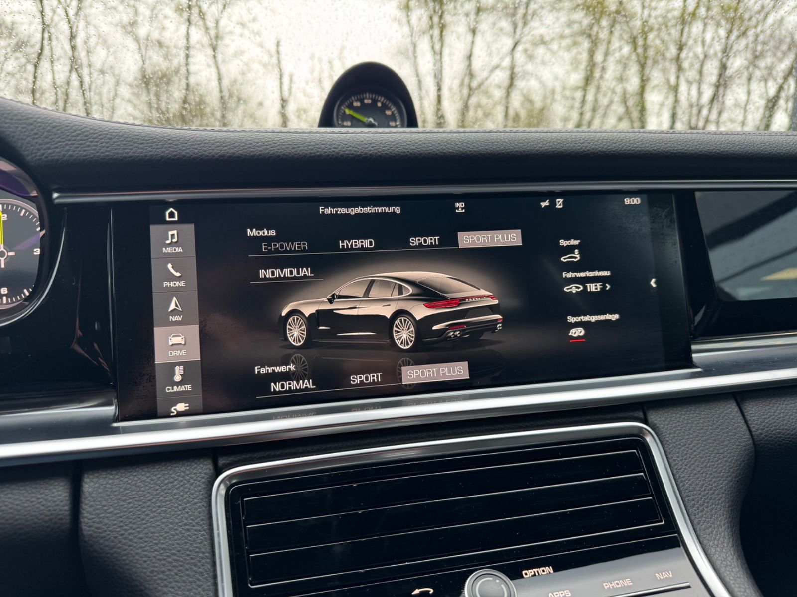 Fahrzeugabbildung Porsche PANAMERA 4 E-HYBRID*SPORT-ABGAS*LUFT*21.Z*CHRONO