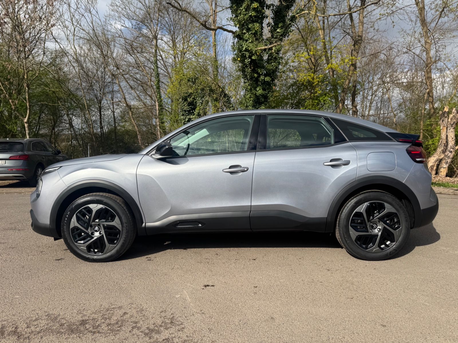 Fahrzeugabbildung Citroën C4 LIM PLUS 1.5 HDI*AUTOMATIK*LED*R-KAMERA*