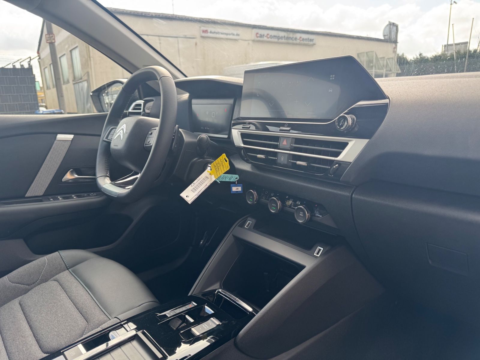 Fahrzeugabbildung Citroën C4 LIM PLUS 1.5 HDI*AUTOMATIK*LED*R-KAMERA*