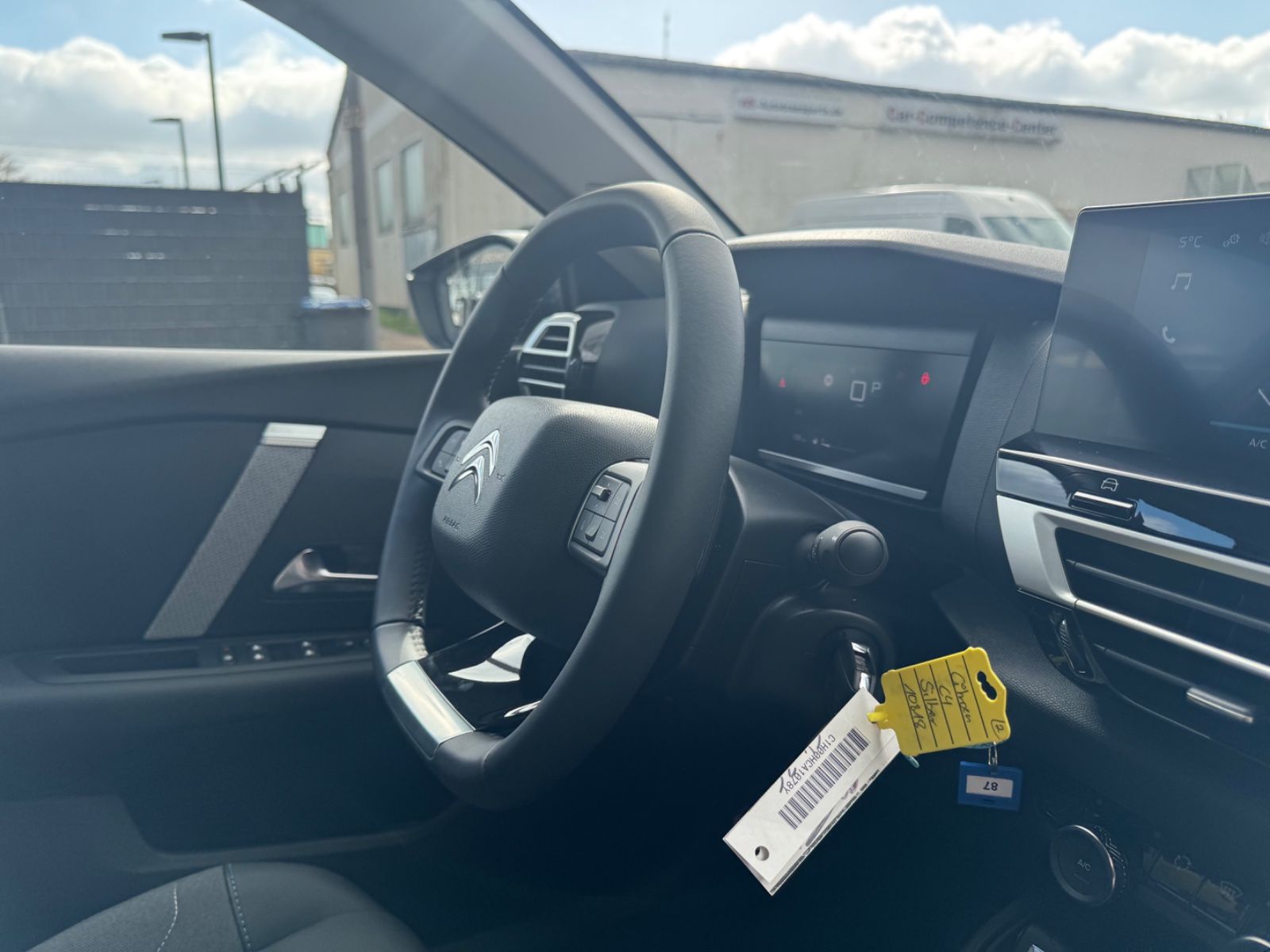 Fahrzeugabbildung Citroën C4 LIM PLUS 1.5 HDI*AUTOMATIK*LED*R-KAMERA*