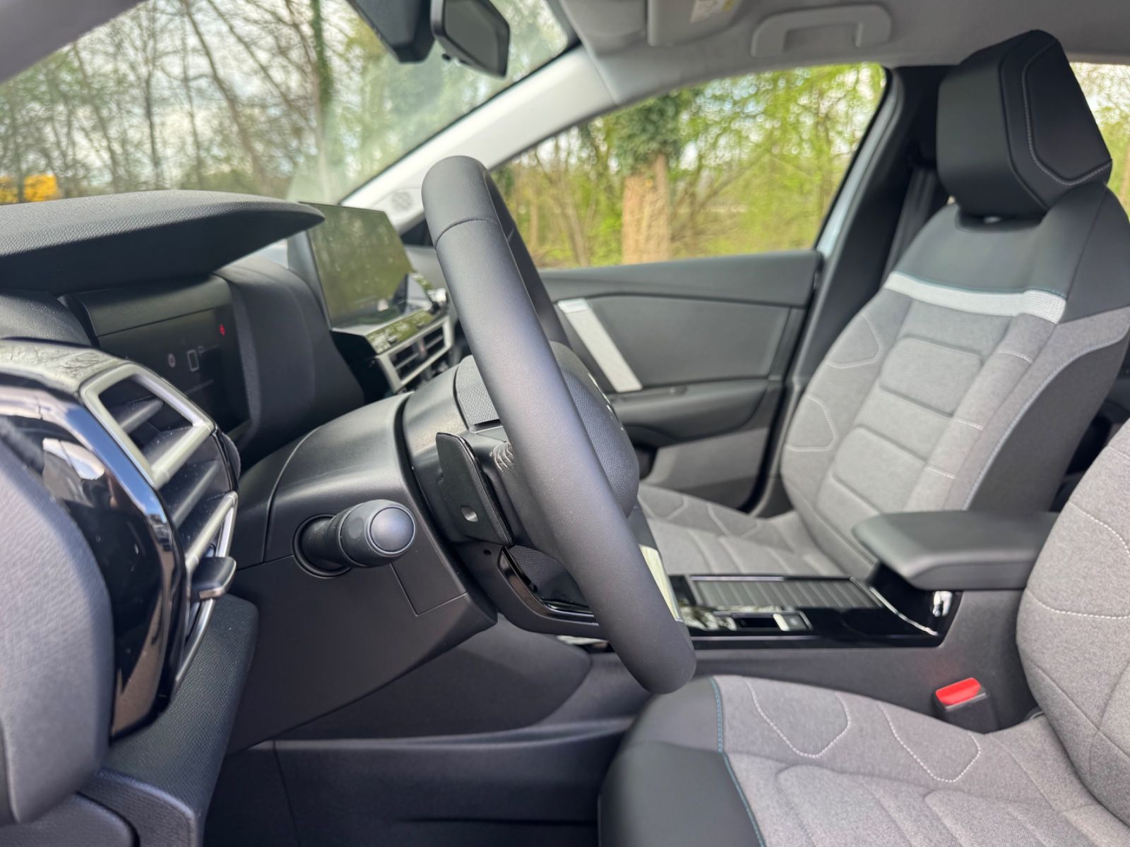 Fahrzeugabbildung Citroën C4 LIM PLUS 1.5 HDI*AUTOMATIK*LED*R-KAMERA*