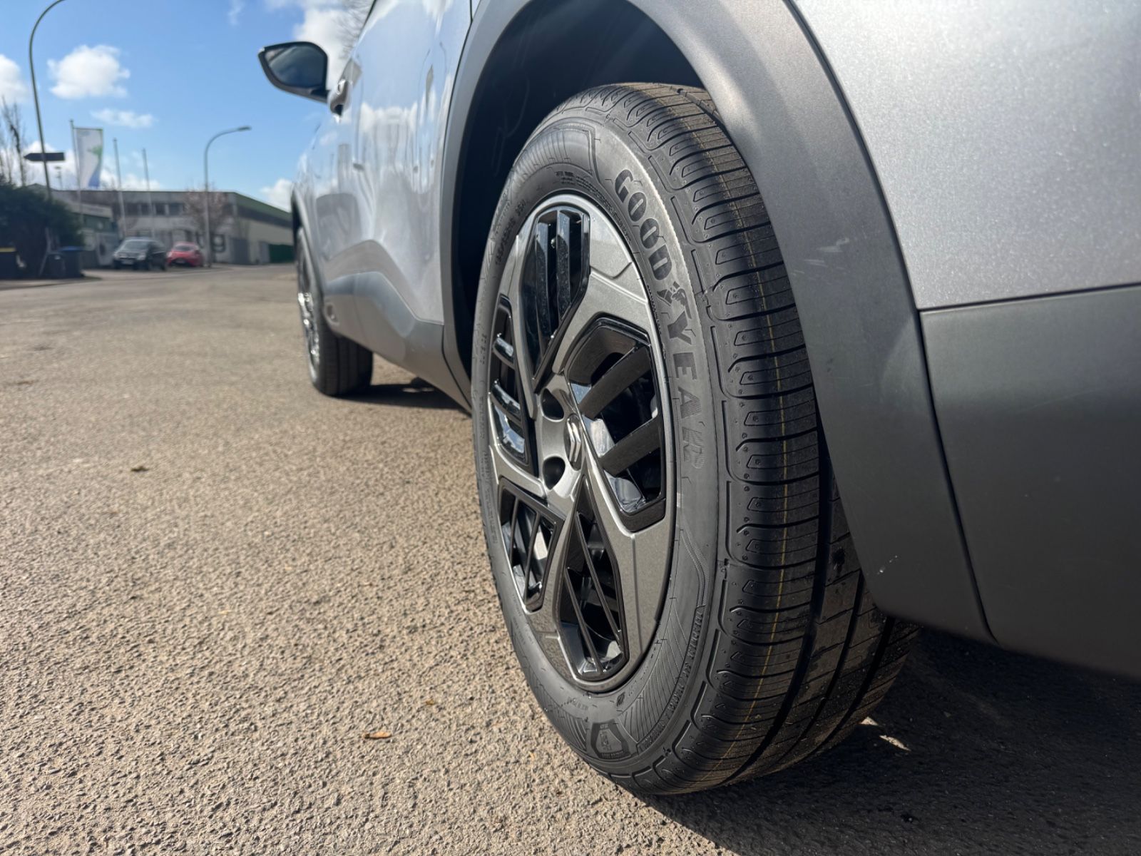 Fahrzeugabbildung Citroën C4 LIM PLUS 1.5 HDI*AUTOMATIK*LED*R-KAMERA*