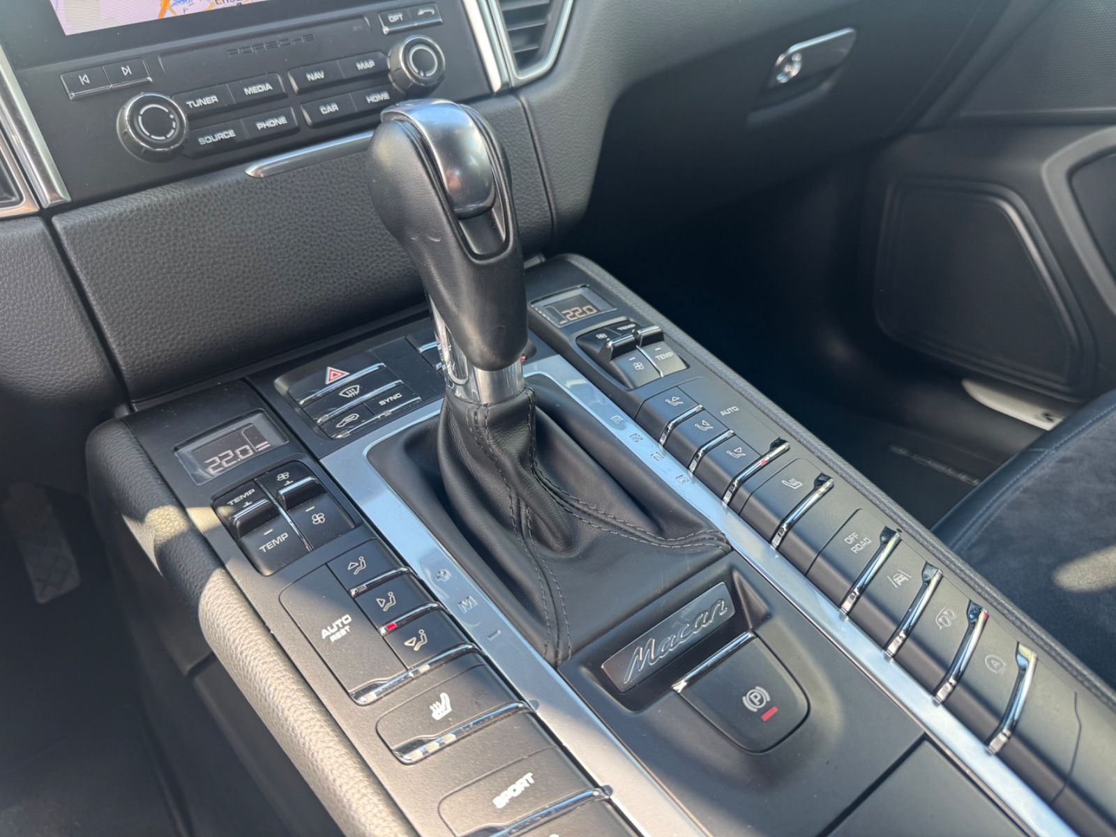 Fahrzeugabbildung Porsche MACAN GTS*SPORT-ABGAS*NAVI*BI-XENON*