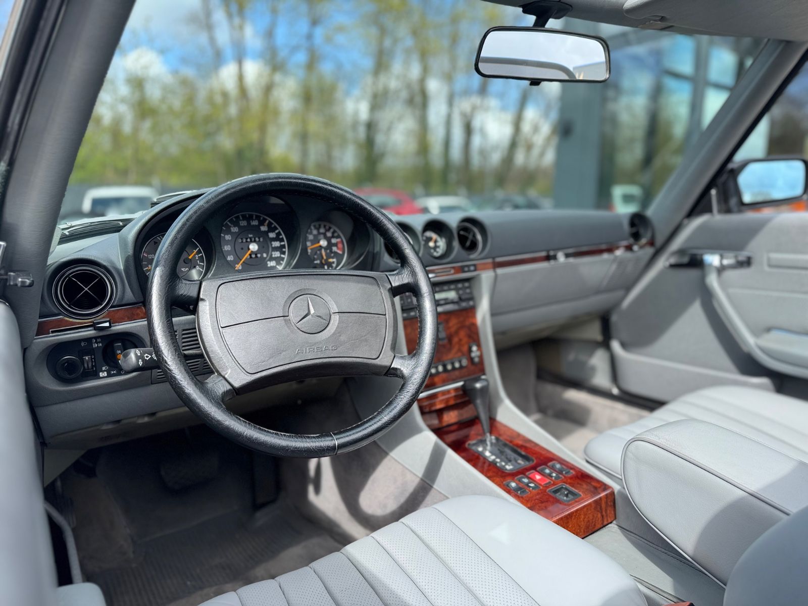 Fahrzeugabbildung Mercedes-Benz 500SL R107*DT. ERSTAUSLIEF.*RESTAURIERT*ORIGINAL