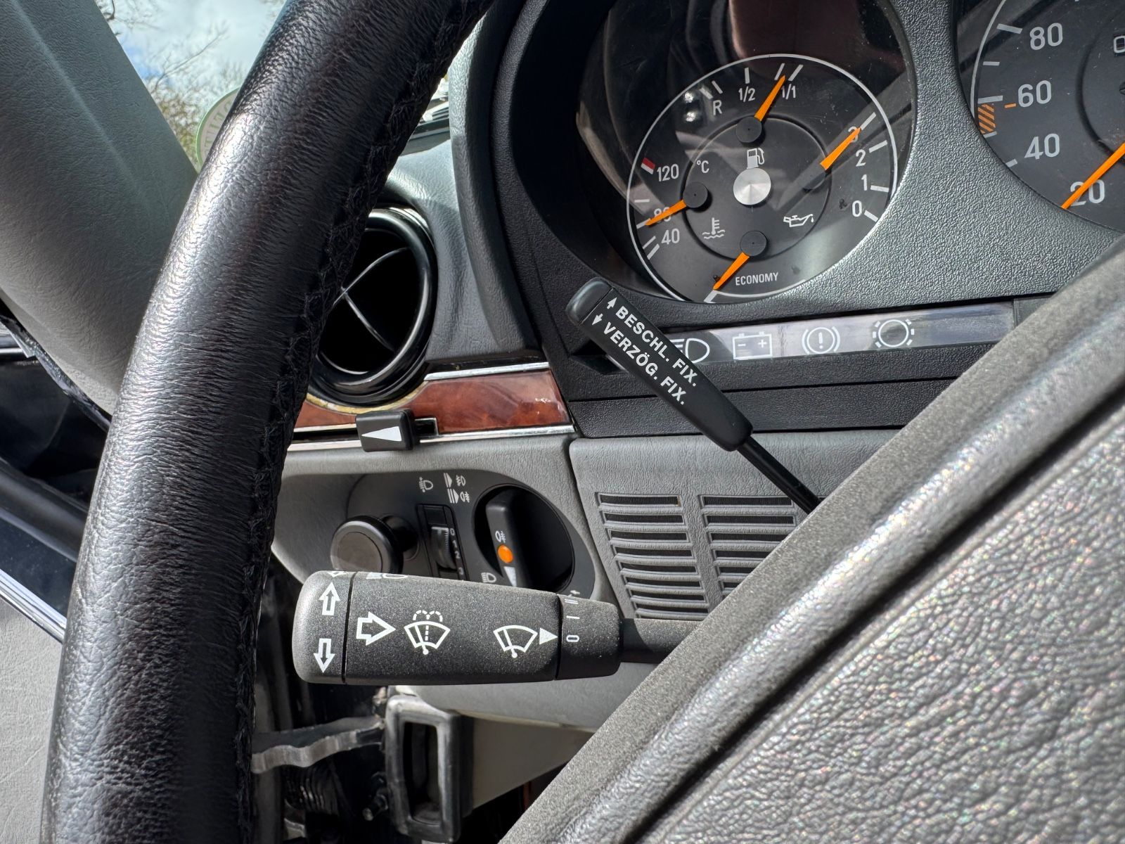 Fahrzeugabbildung Mercedes-Benz 500SL R107*DT. ERSTAUSLIEF.*RESTAURIERT*ORIGINAL